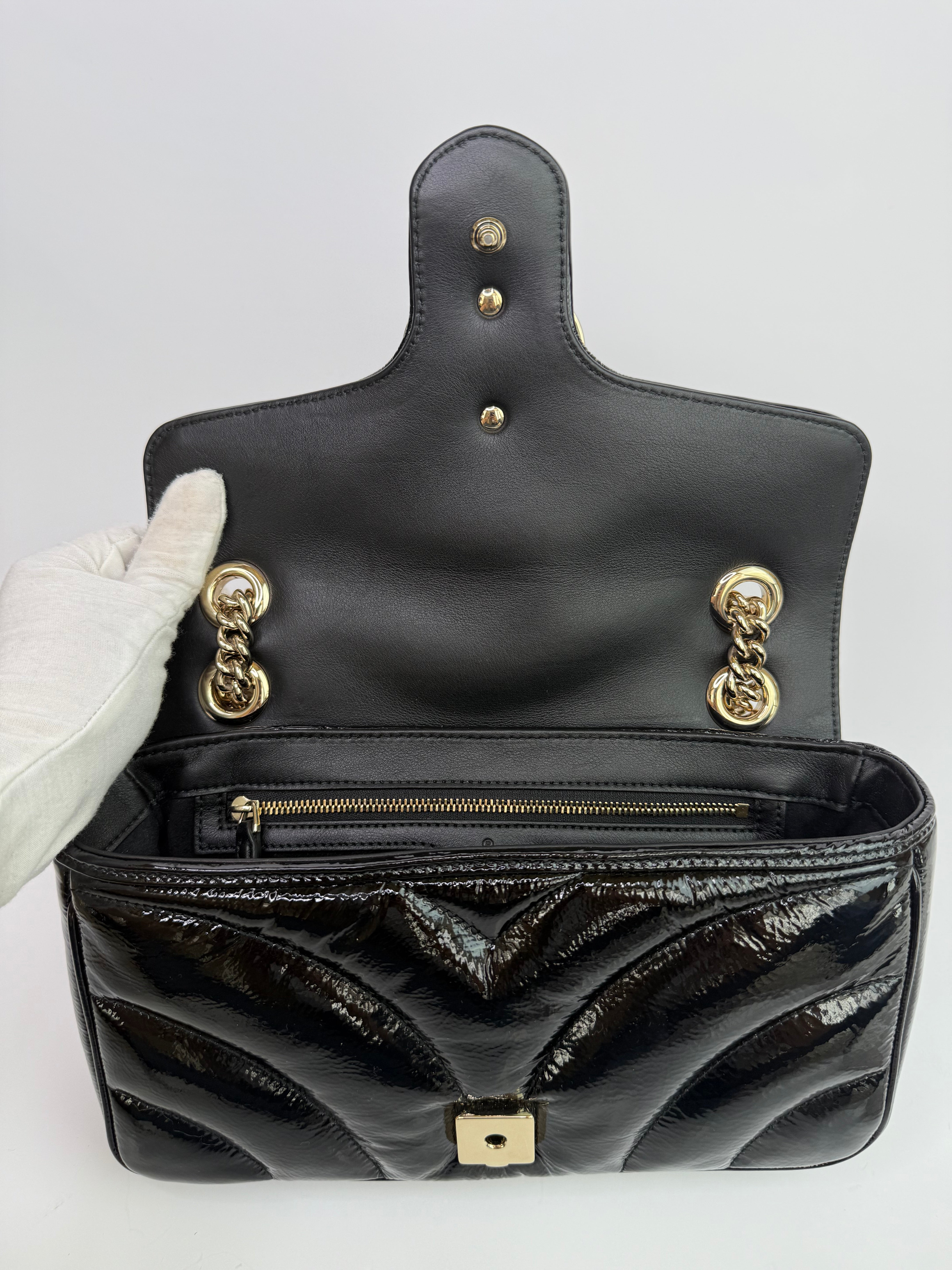 Gucci GG Medium Marmont Matelasse Shoulder Bag