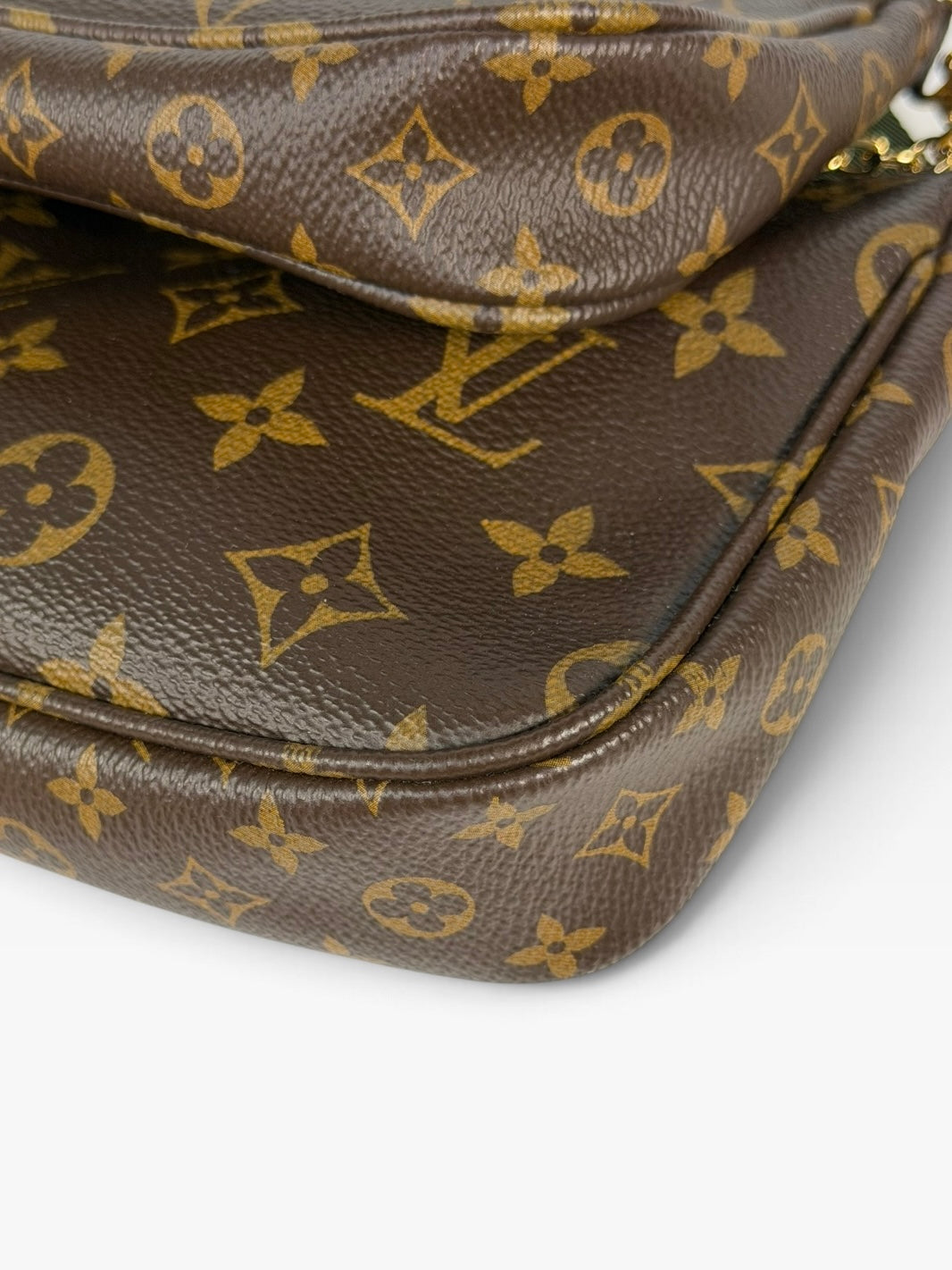 Louis Vuitton Multi Pochette In Monogram Canvas With Gold Hardware 100% authentic and preloved in excellent condition