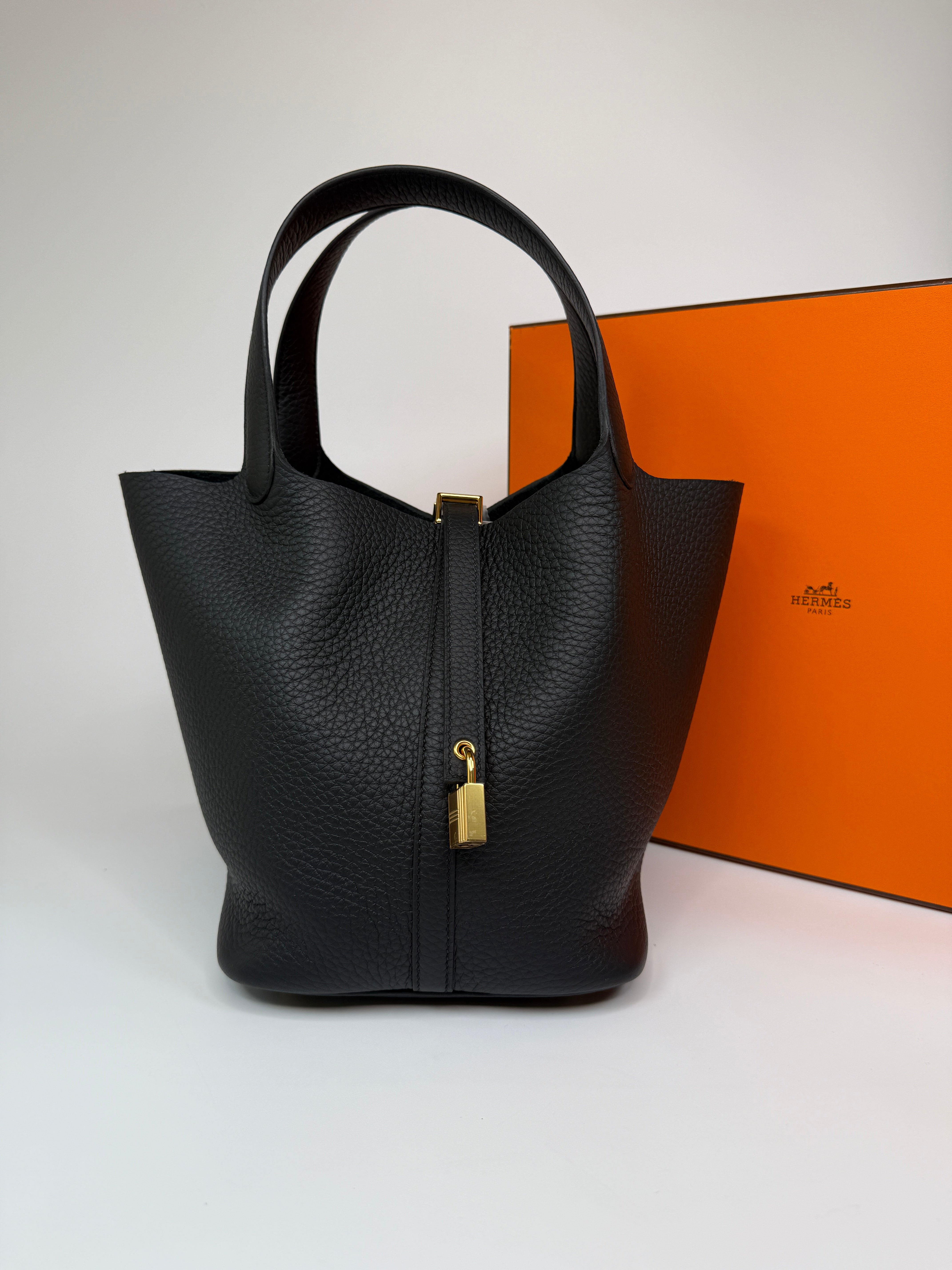 Hermès Picotin 22 In Black Clemence Leather With Palladium Hardware In Box Fresh Condition.
Authentic Pre Loved Verified by Luxe Cheshire Trusted Designer resale 