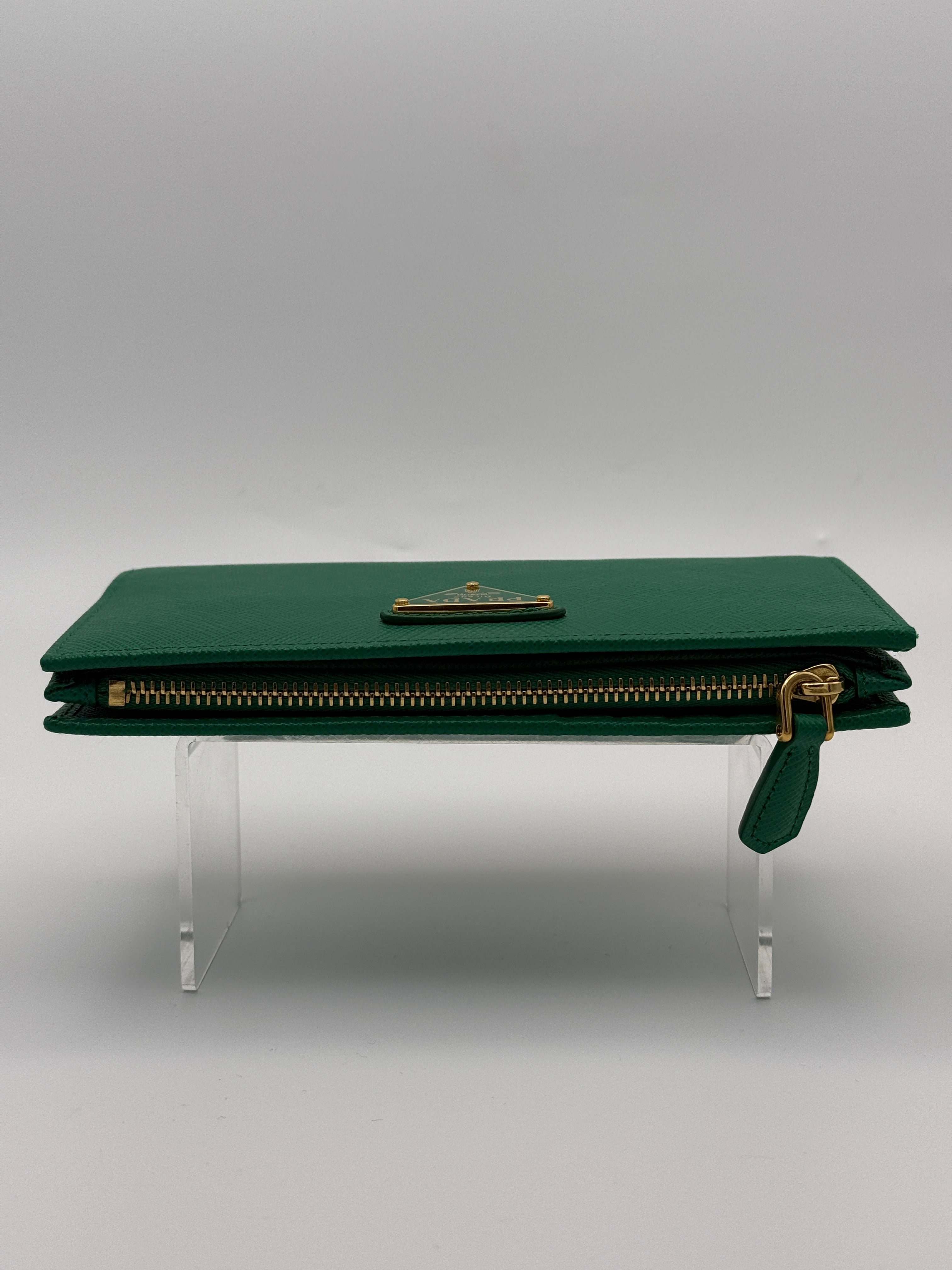 Prada Large Wallet In Green Saffiano Leather