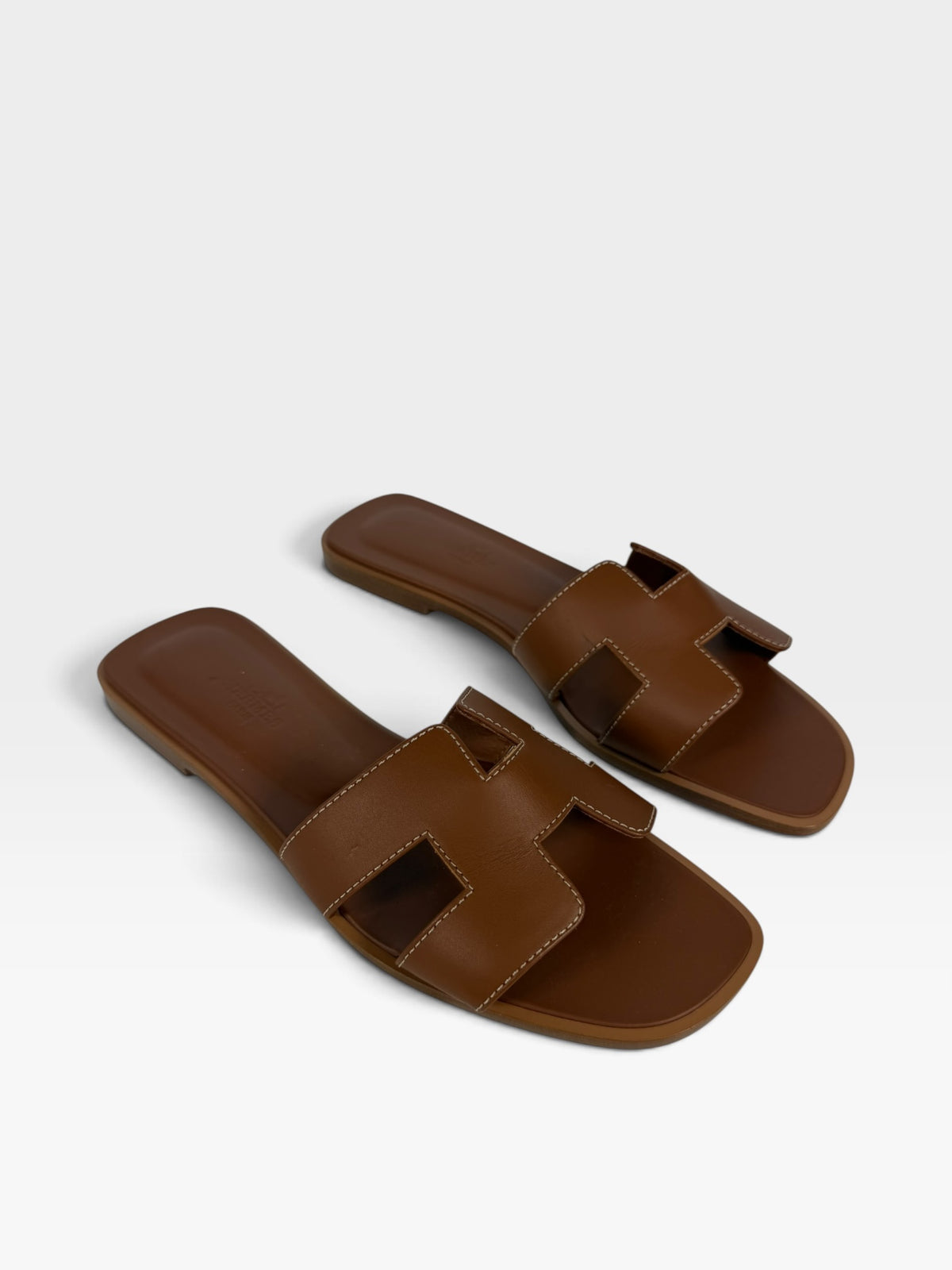 Hermès Oran Sandals in Gold (Size 37.5 /UK 4.5) 100% authentic and preloved in excellent condition