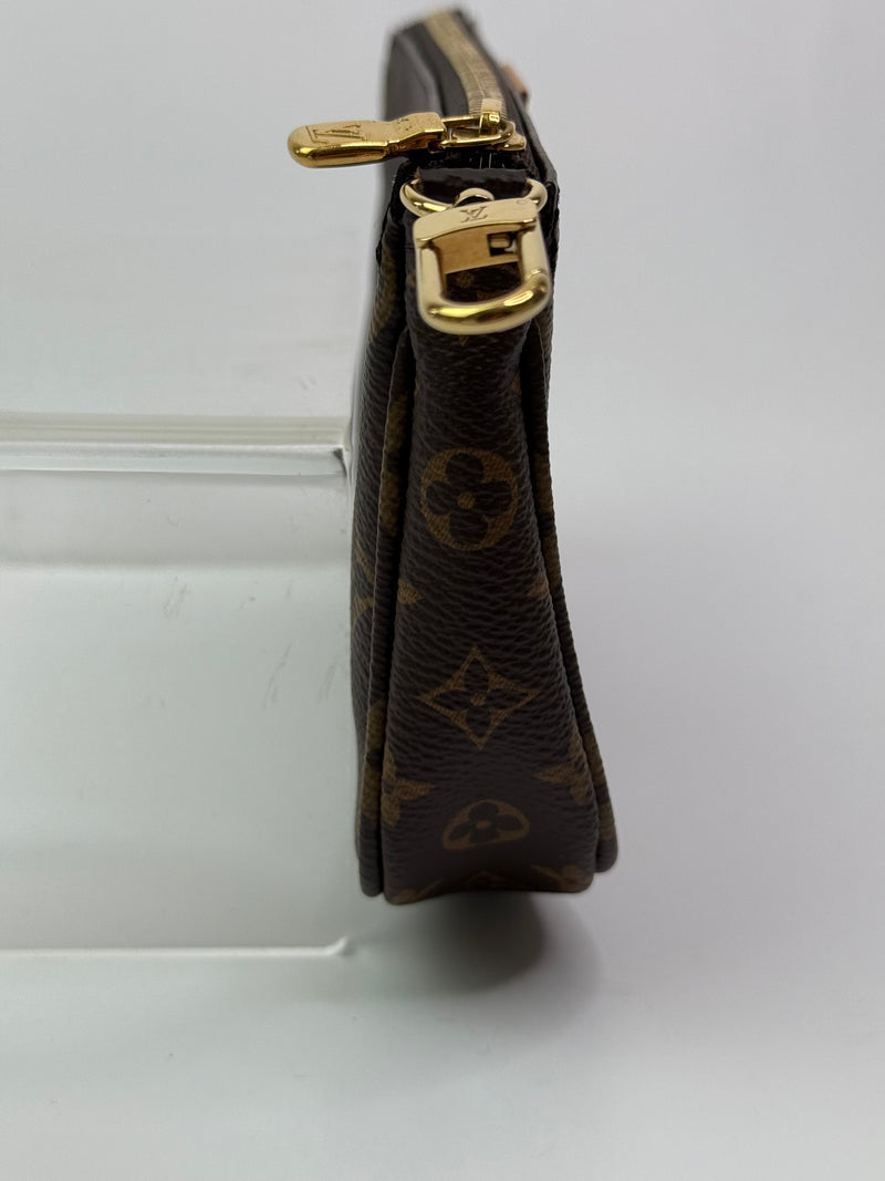 Louis Vuitton Multi Pochette Accessories With Khaki Strap