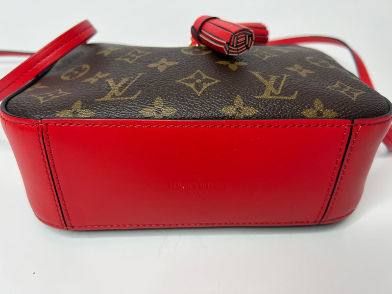 LOUIS VUITTON Saintonge Shoulder Bag – COCOON