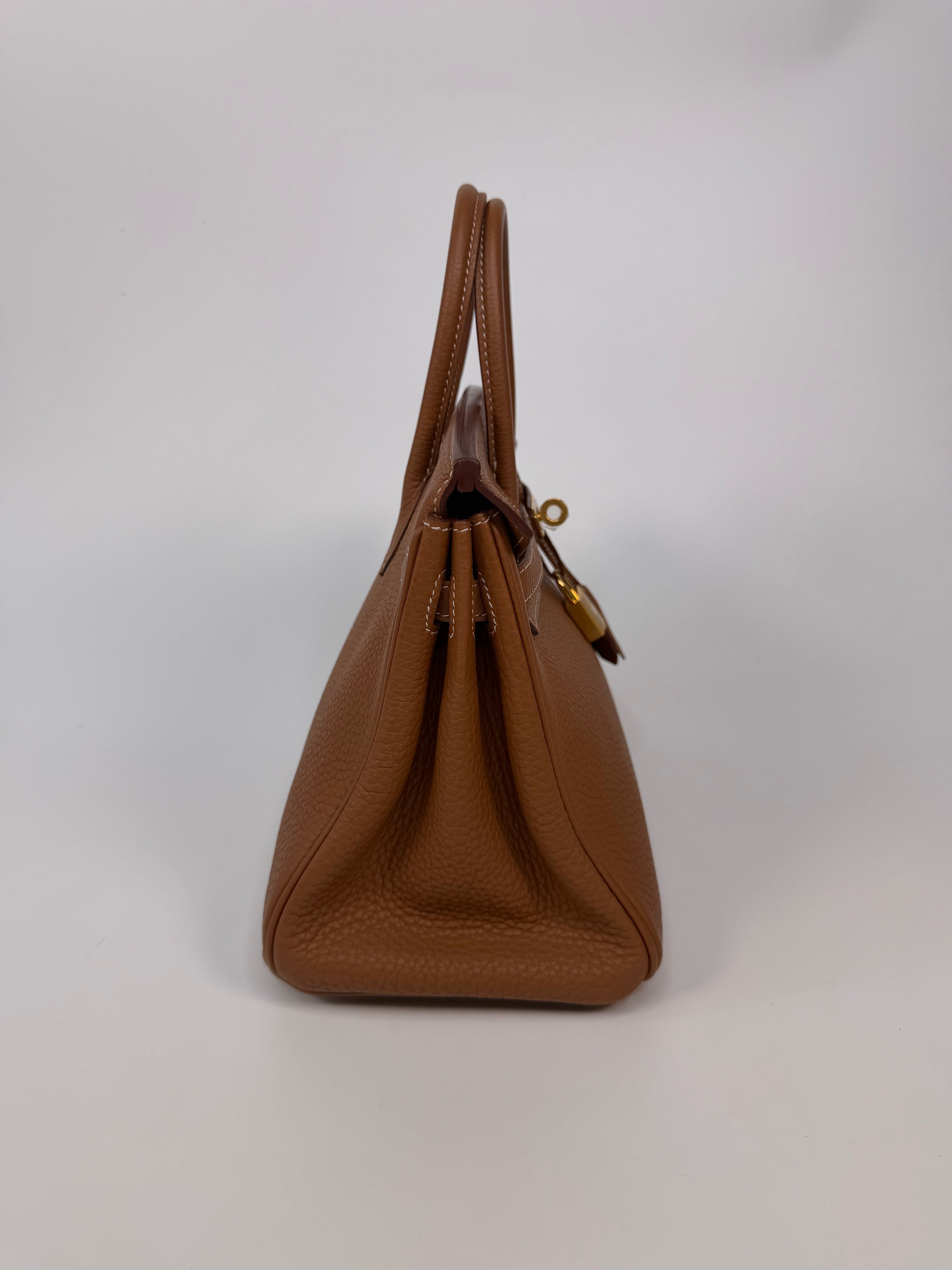 Hermès Birkin 25 In Gold Togo Leather With Gold Hardware. 100% authentic and preloved in excellent condition