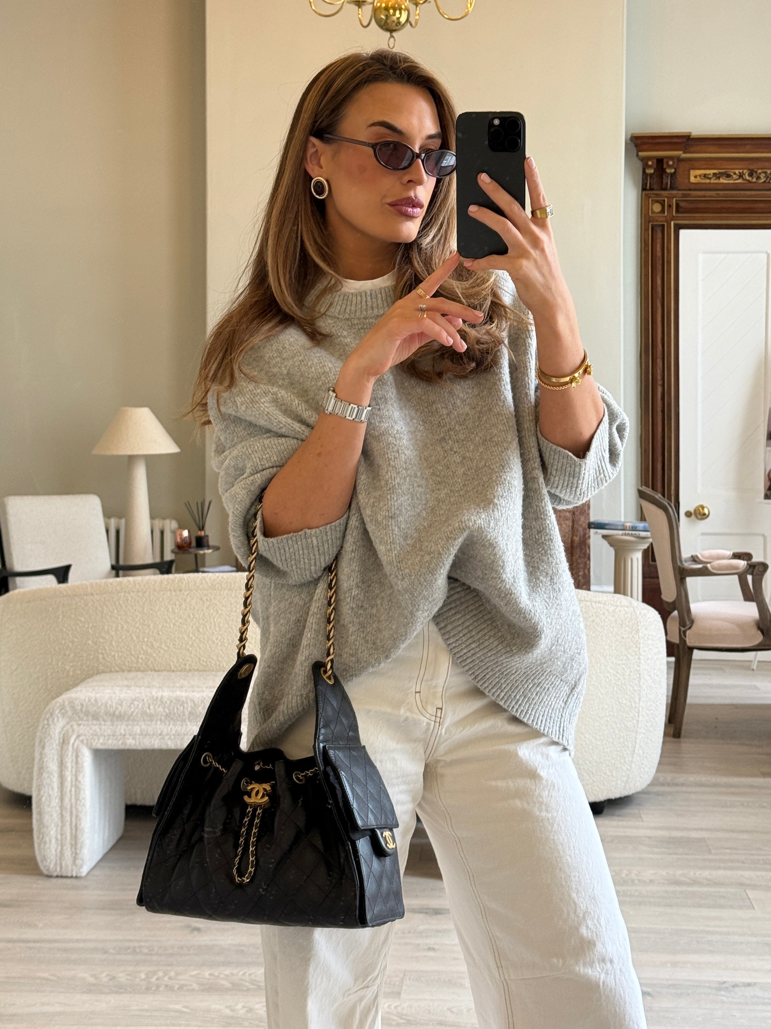 Chanel 25 Small In Black Caviar Leather With Gold Hardware In Excellent Condition. Authentic and preloved. 100% Authenticity Guaratee