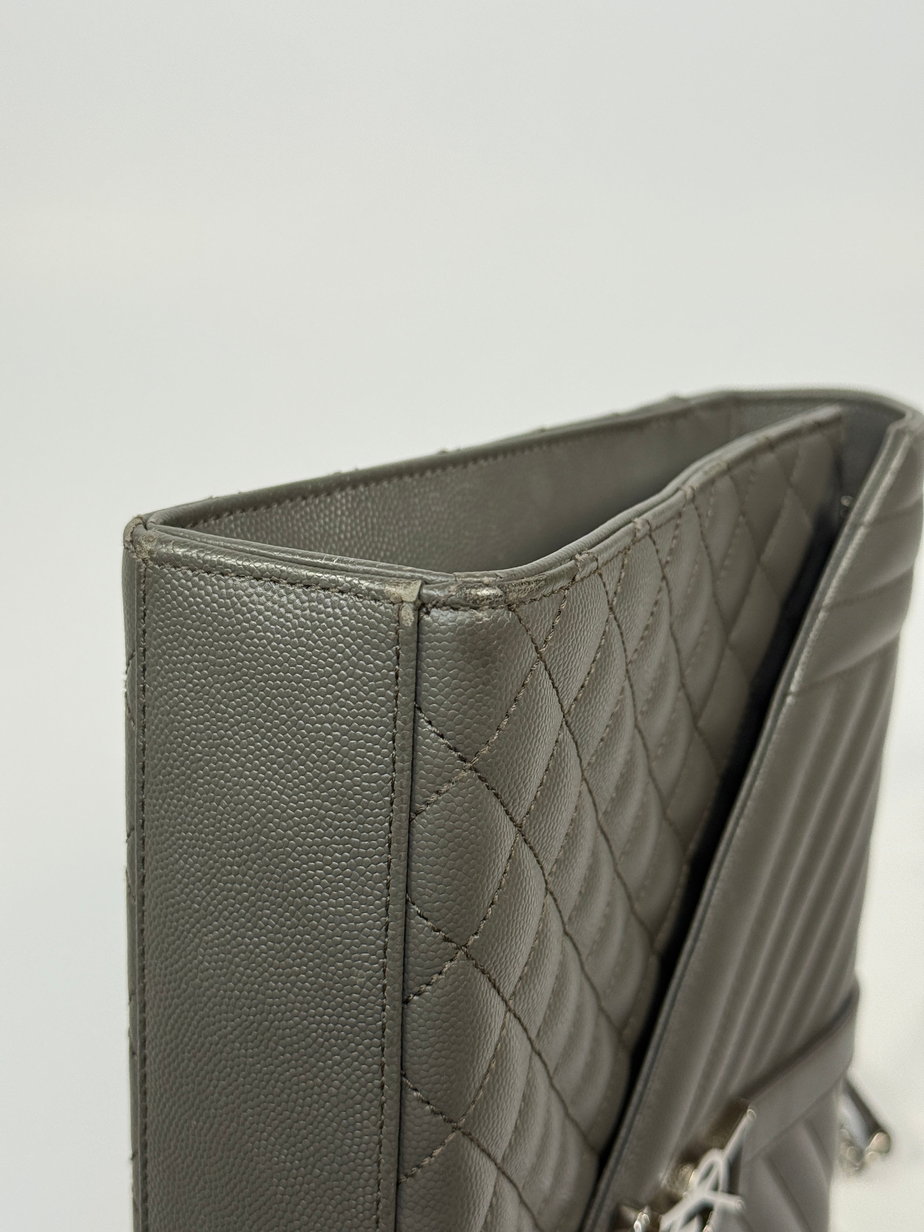 Saint Laurent Large Envelope Shoulder Bag In Grey Grained Leather With Silver Hardware. Excellent condition. Authentic and preloved. 
