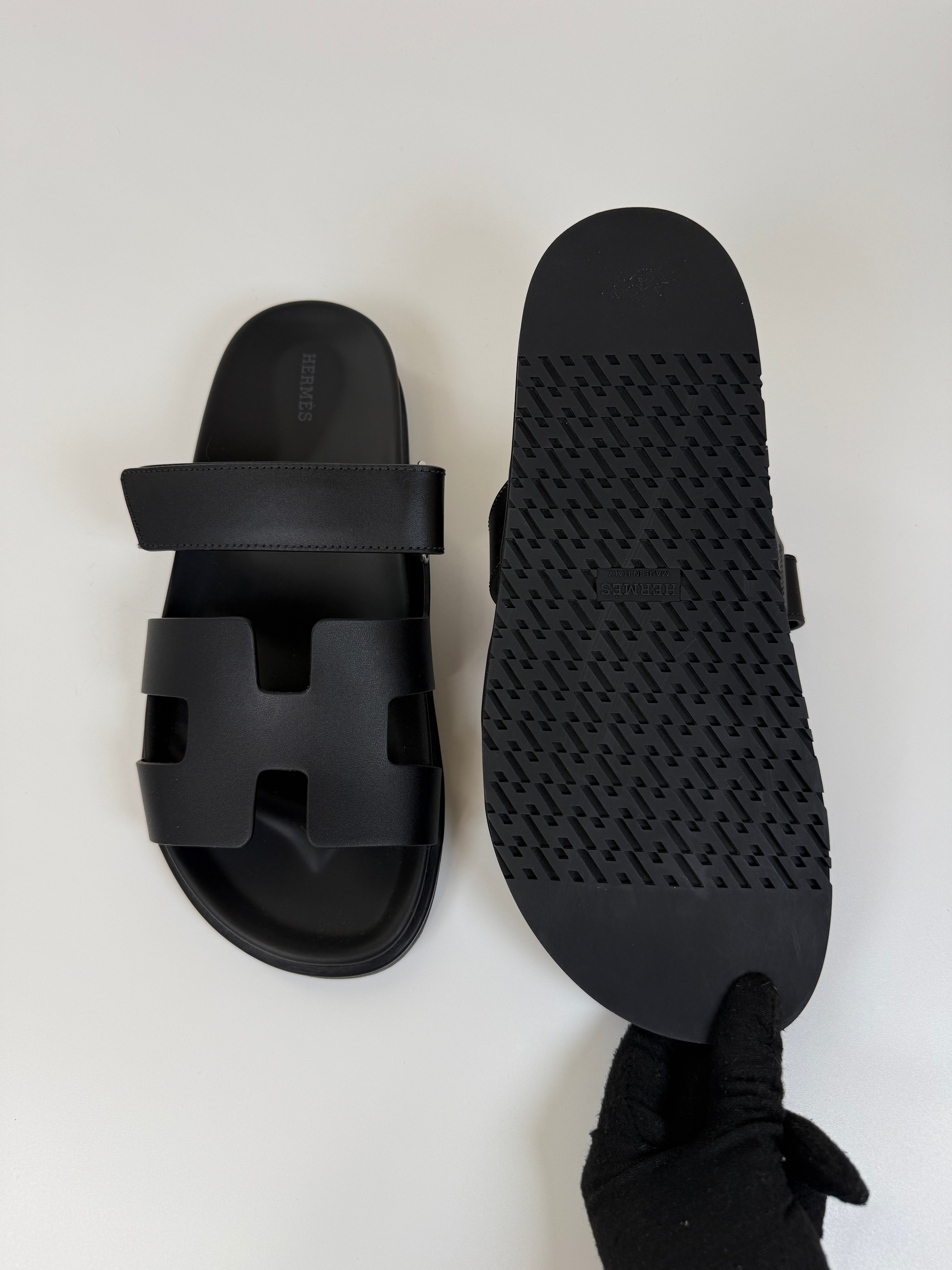 Authentic and Preloved Hermès Chypre Sandals (size 41.5/UK8.5) In Excellent condition. 100% Authenticity Guarantee 