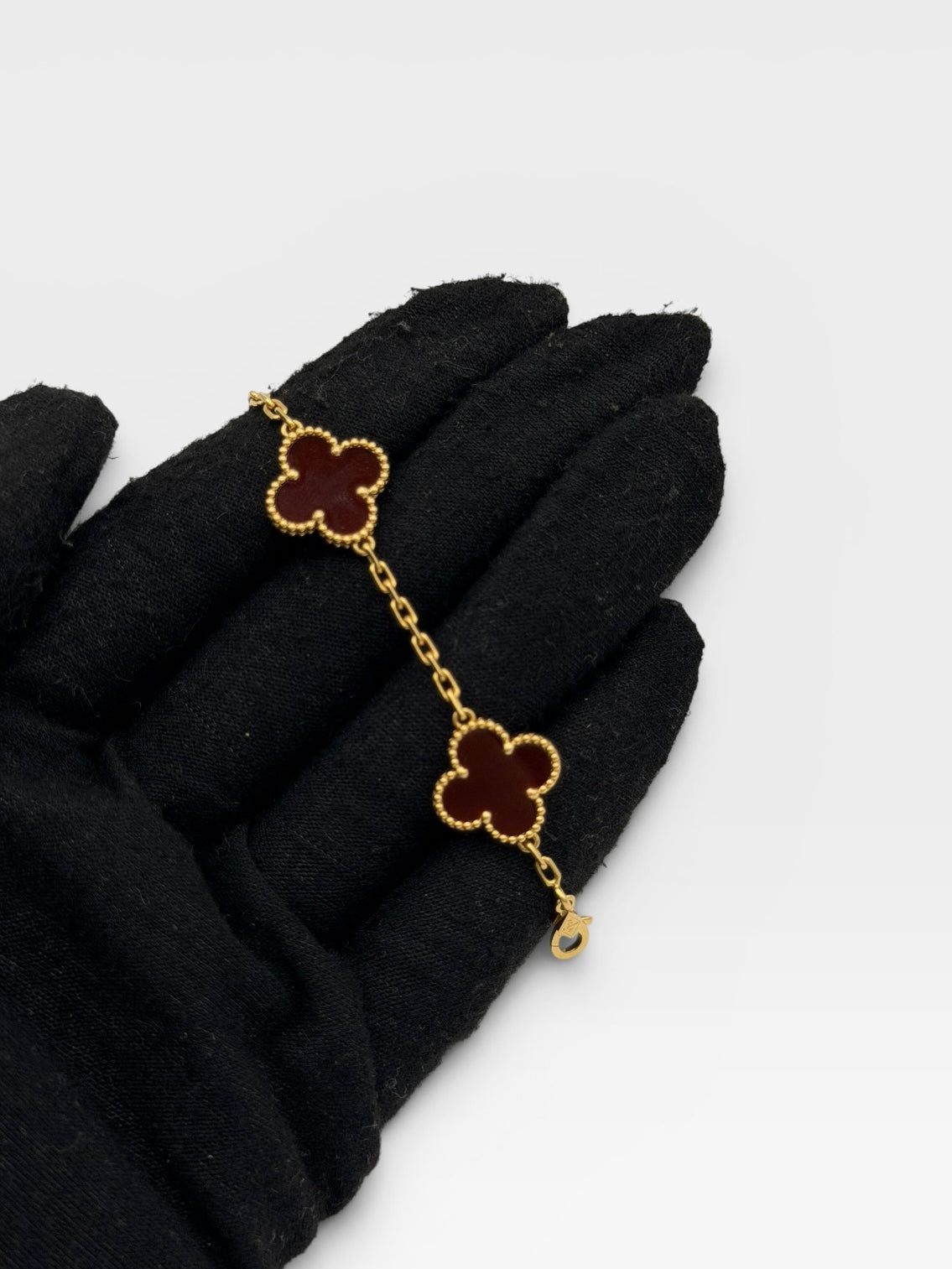 Van Cleef & Arpels Vintage Alhambra 5 Motif Bracelet In Carnelian. 100% authenticate and preloved in excellent condition.