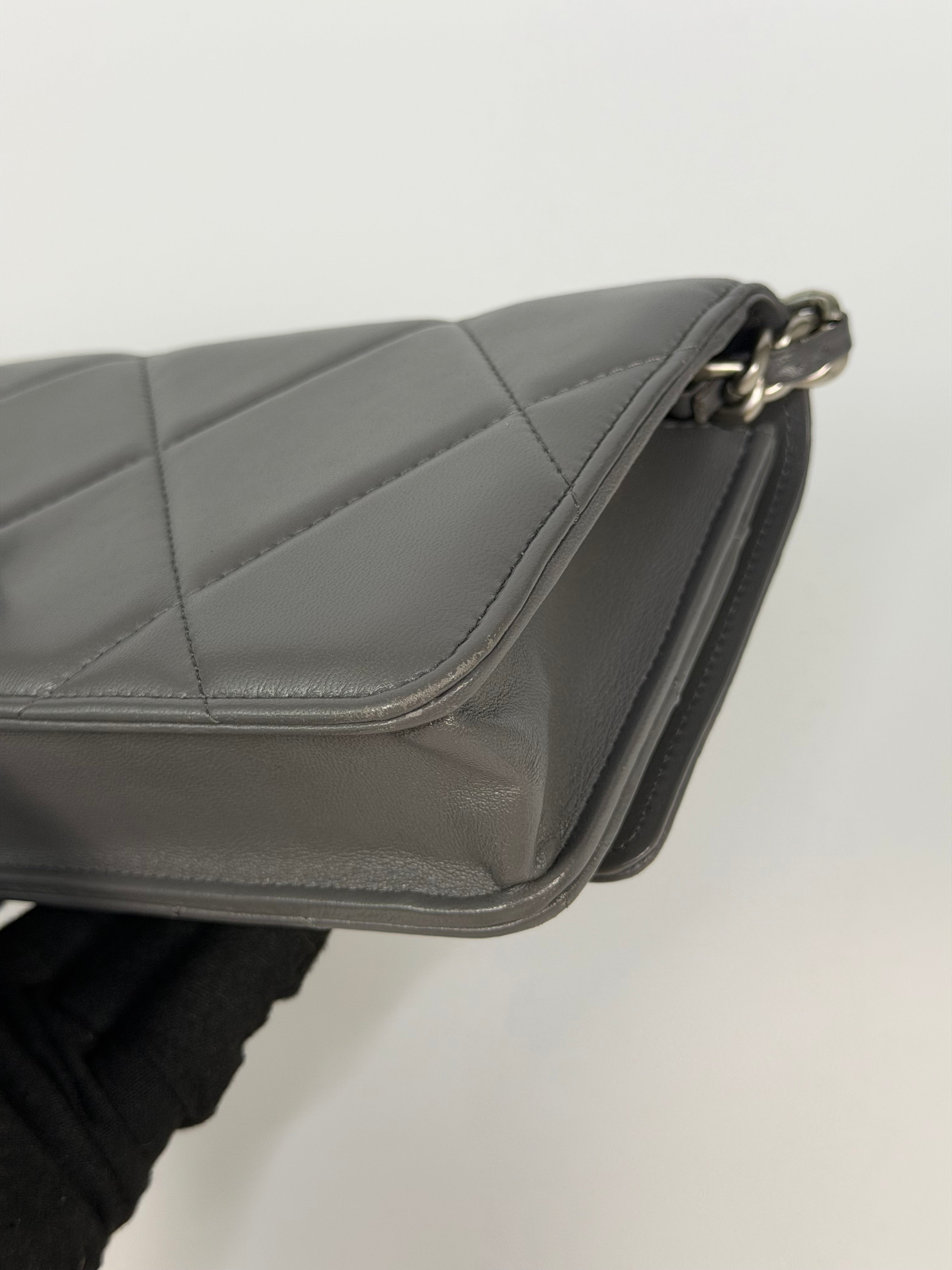 Chanel 19 Wallet On Chain Grey Lambskin With Mixed Hardware. 100% authentic and preloved in excellent condition.