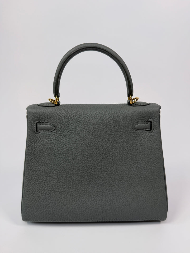 Hermès Kelly 25 In Vert Amande Togo Leather With GHW