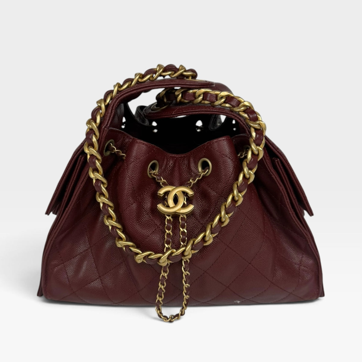 *Luxe Top Pick* Chanel 25 Small In Burgundy Caviar Leather With Gold Hardware, Authentic and preloved in excellent condition. 100% guatantee
