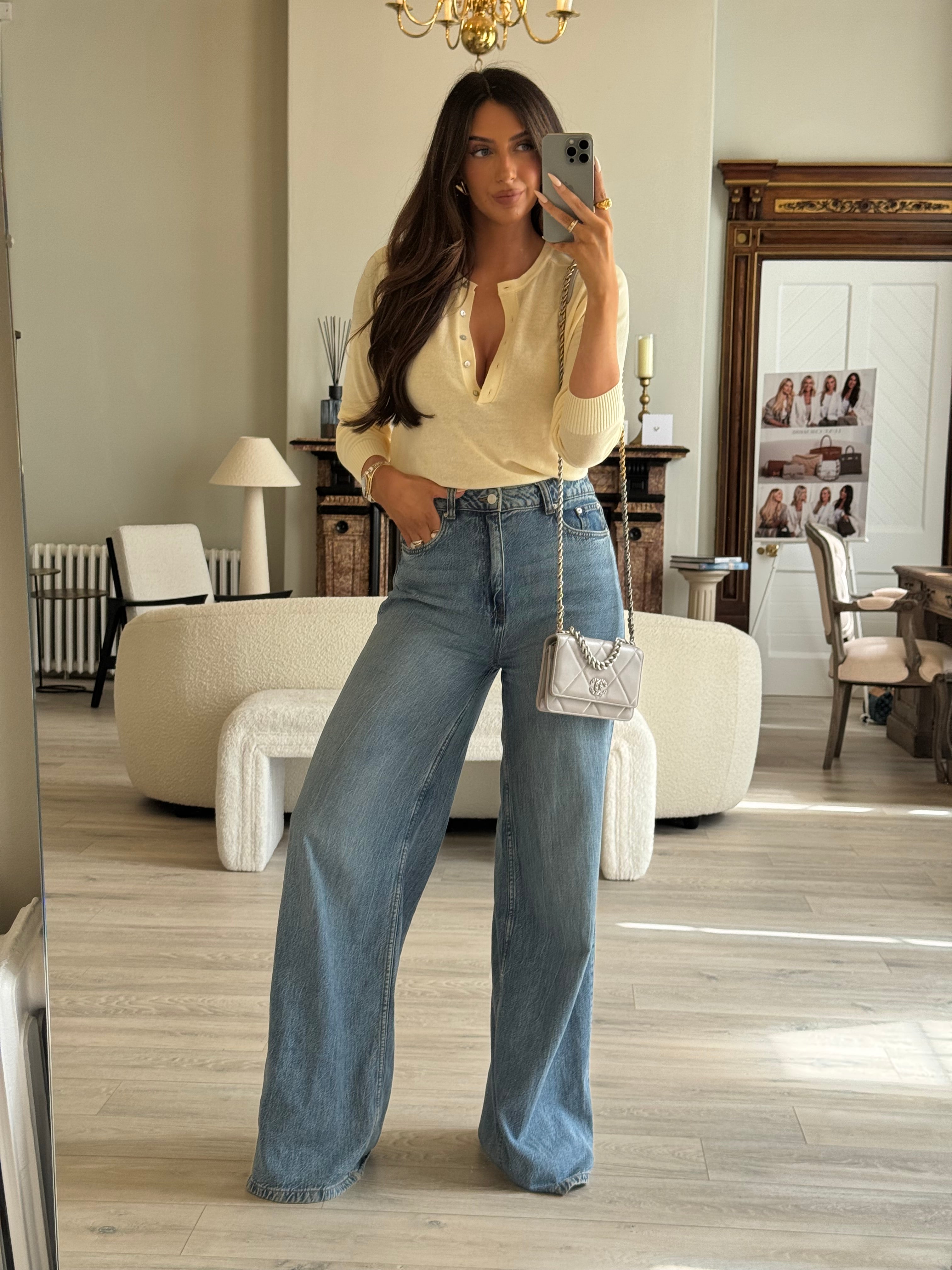 Chanel 19 Wallet On Chain
Pre Loved & Authentic 