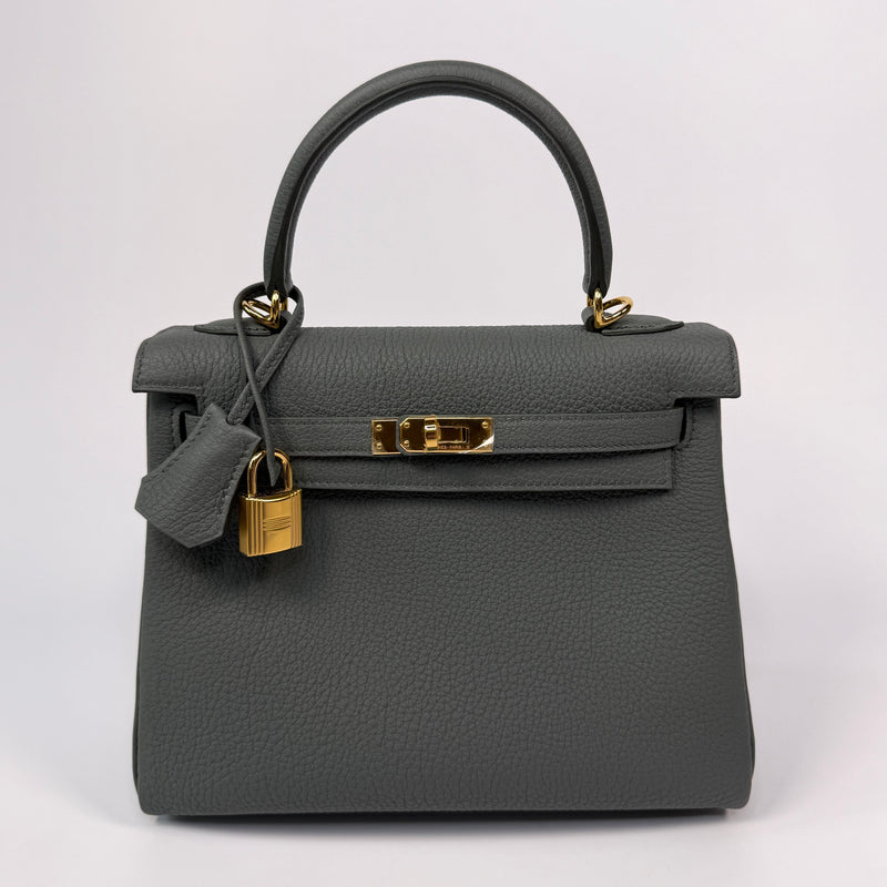 Hermès Kelly 25 In Vert Amande Togo Leather With GHW
