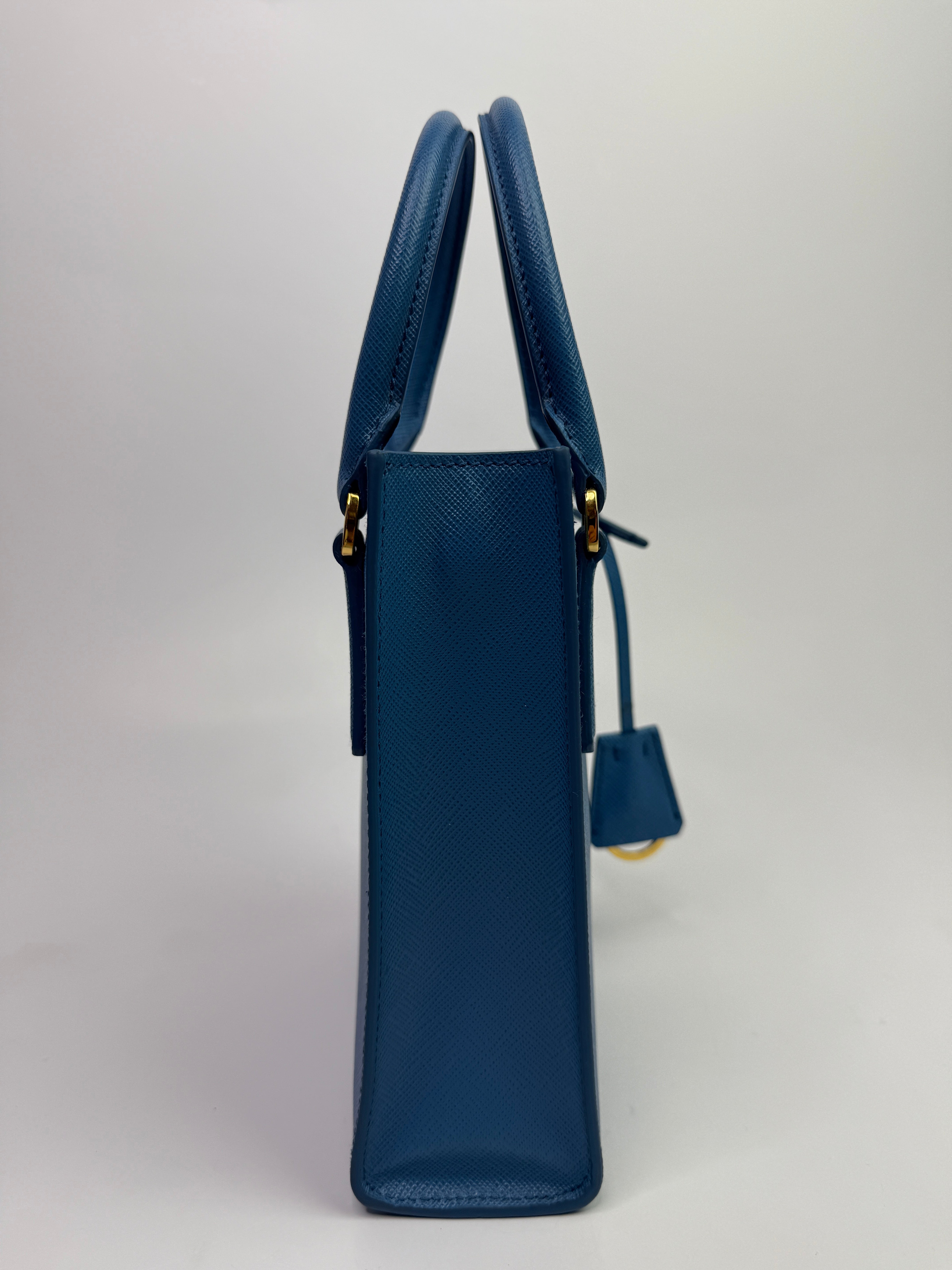 Prada Mini Tote In Powder Blue Saffiano Leather
Authentic Pre Loved Verified by Luxe Cheshire Trusted Designer resale