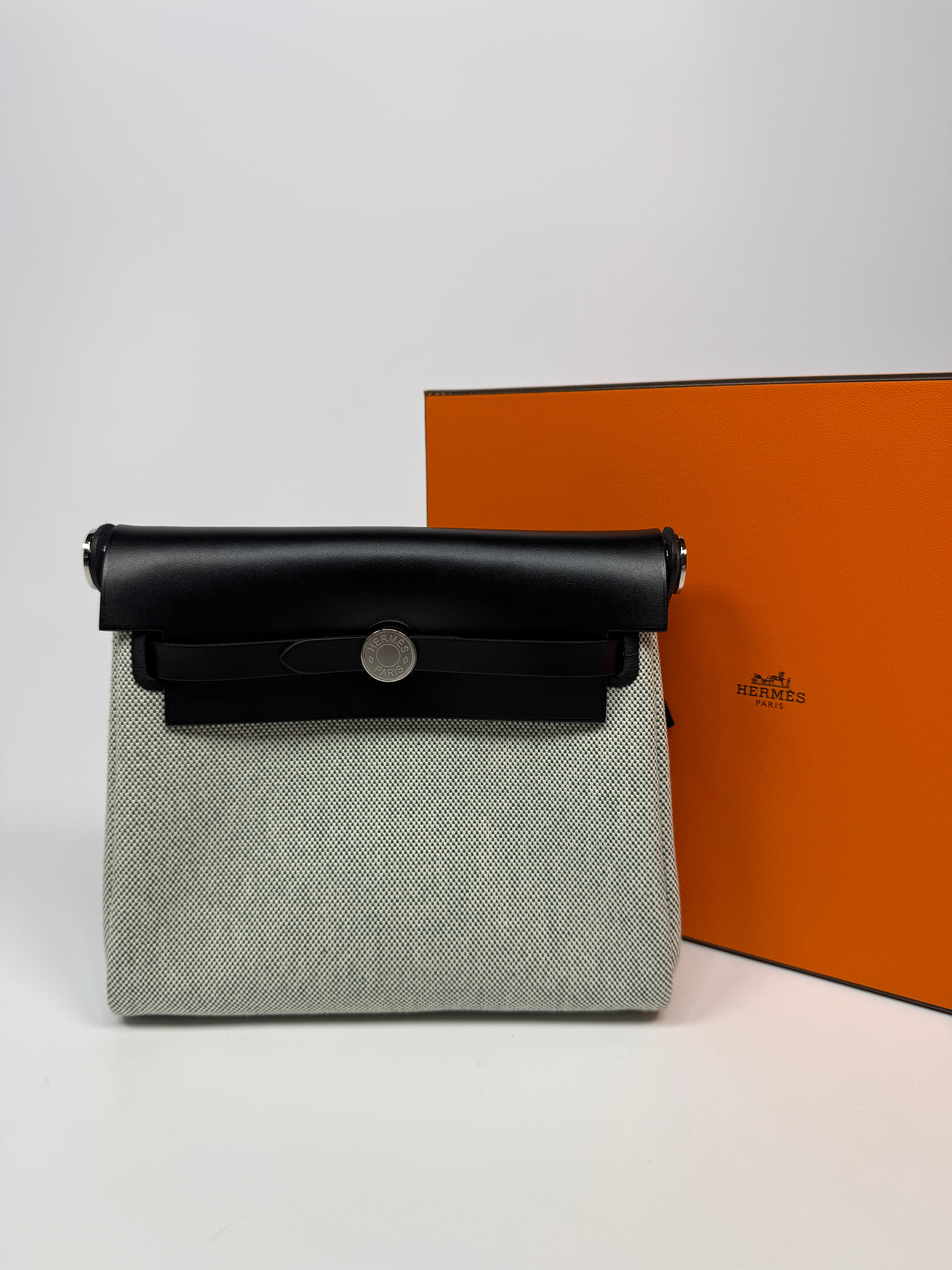 Authentic Pre Loved Hermès Herbag Zip 20 Ecru Vert Moyen & Noir New & Unused