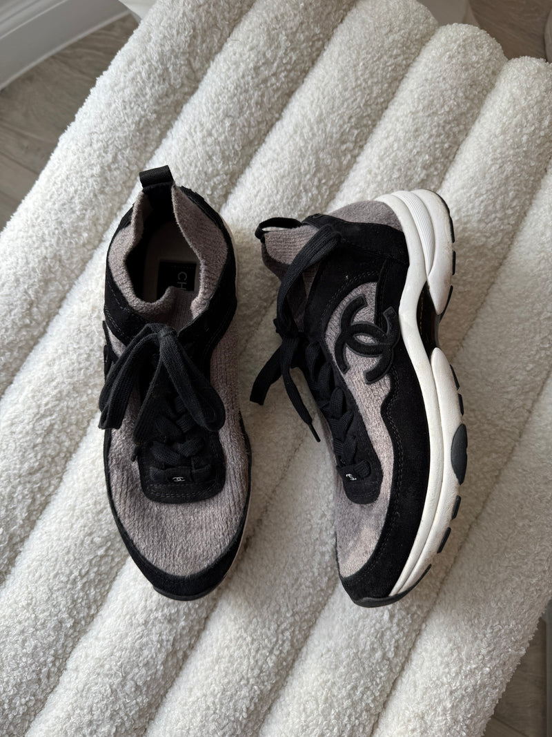 Chanel CC Knit Sneakers (Size 38.5/UK5.5)