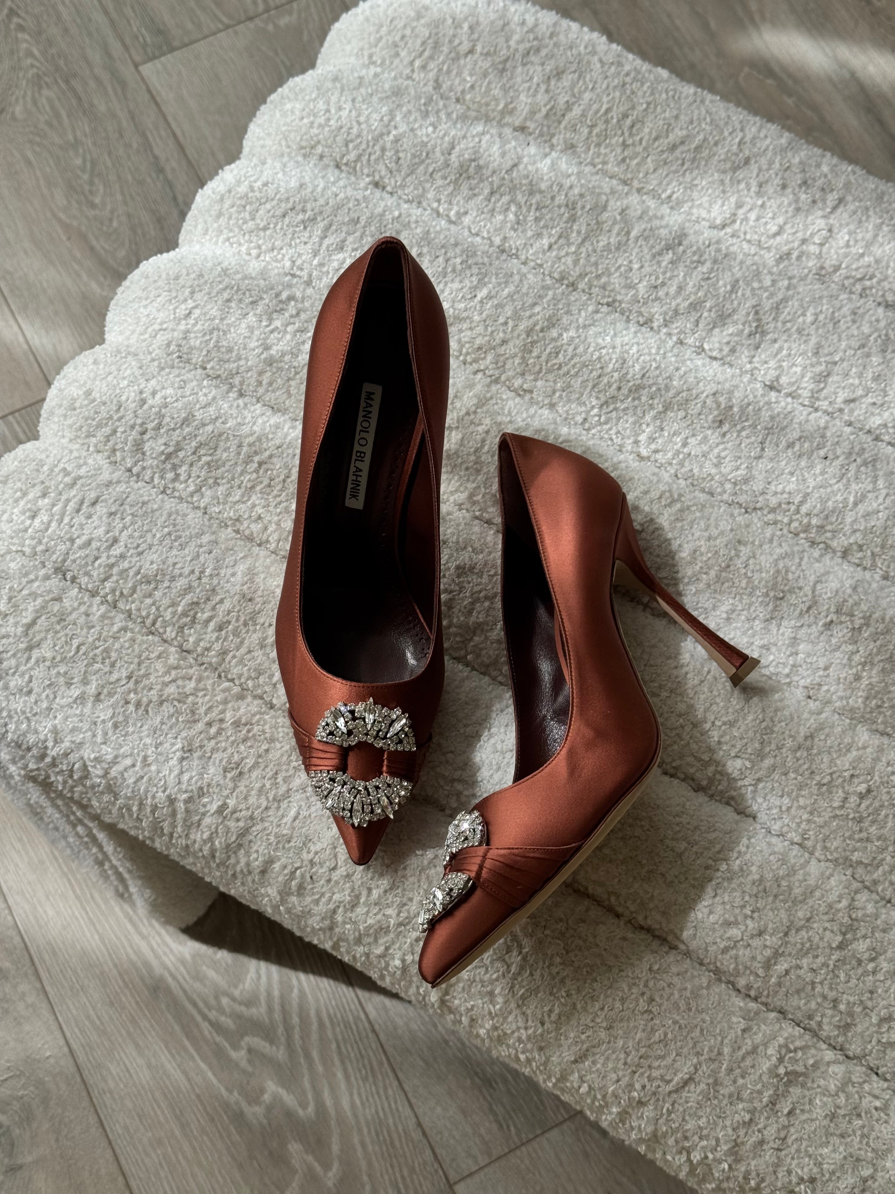 Monolo Blahnik  Hangisi 90 Brown satin pumps (Size 39/UK6)