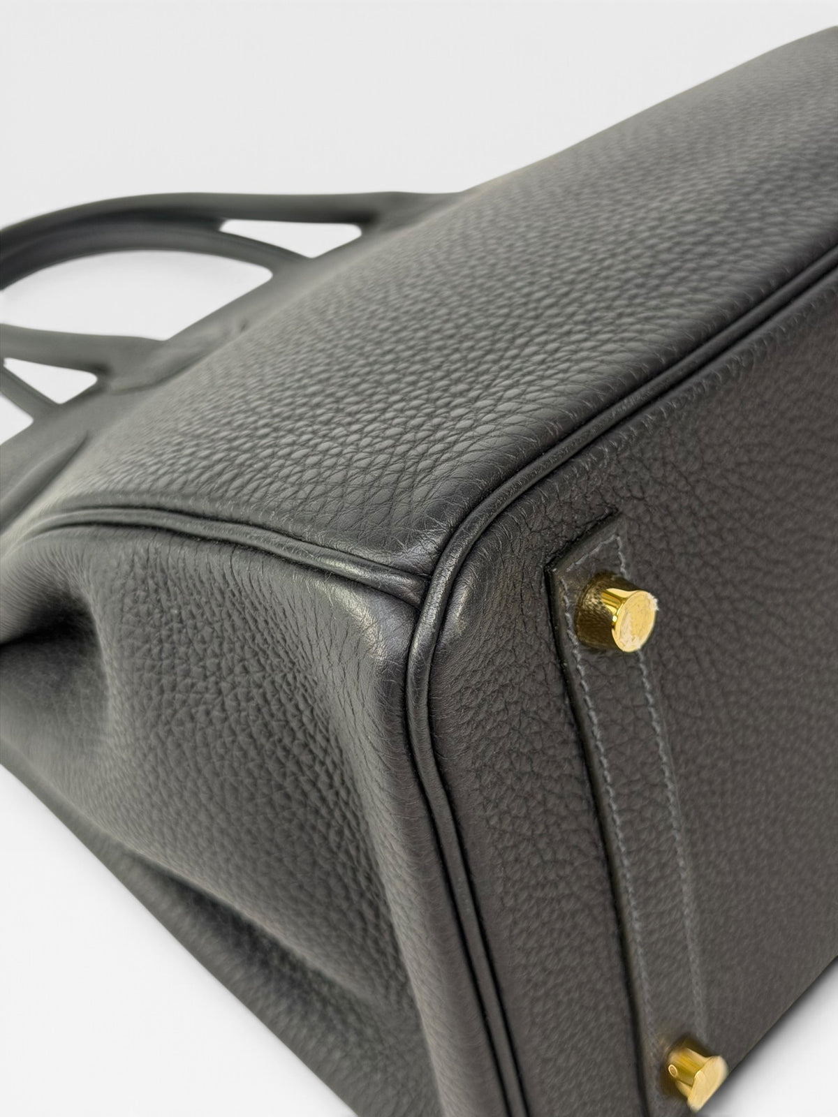 Hermès Birkin 30 In Caban Togo Leather With Gold Hardware. 100% authentic and preloved in excellent condition