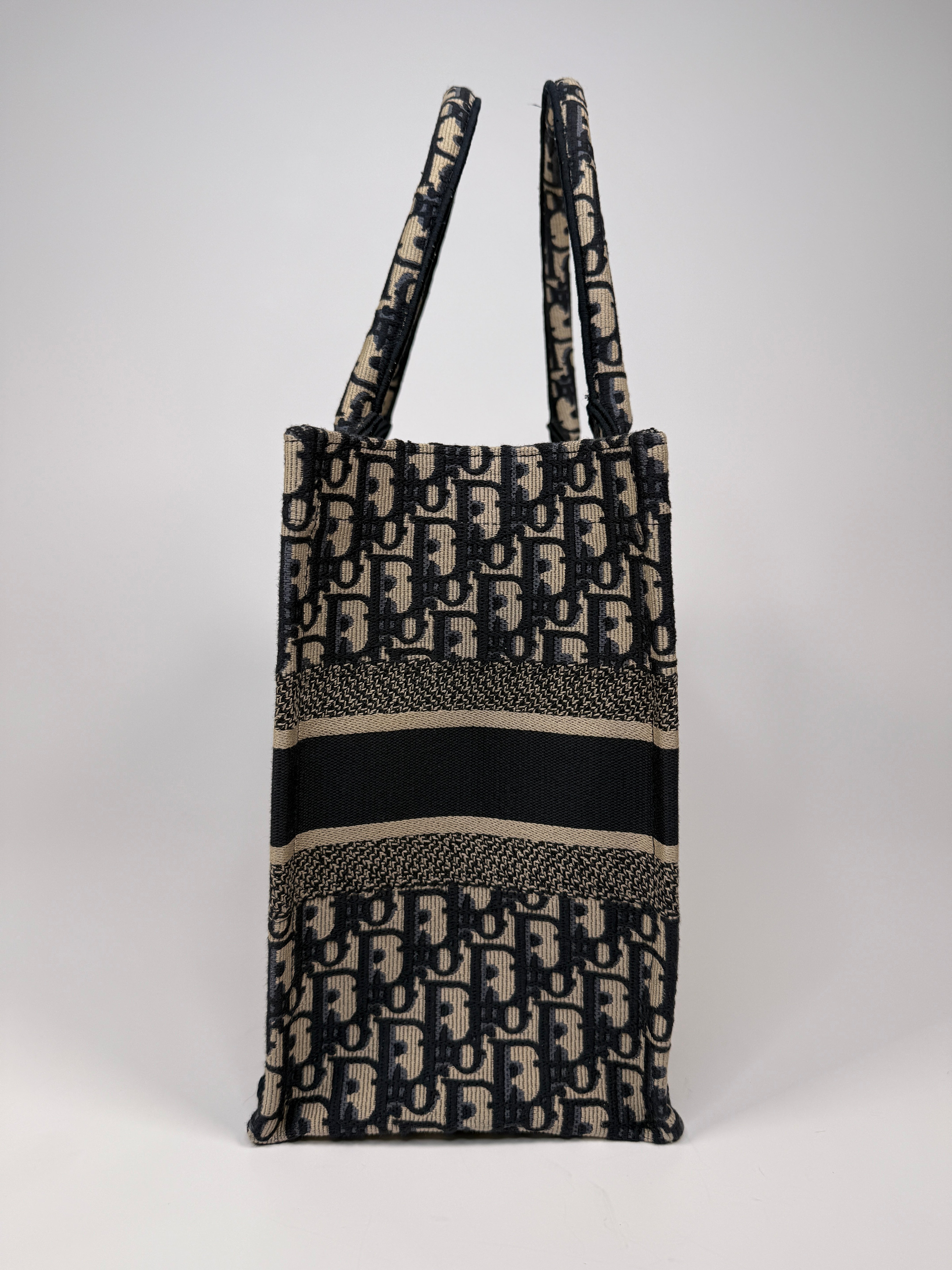Christian Dior Medium Oblique Book Tote in navy & Ecru. Authentic and preloved. Excellent condition