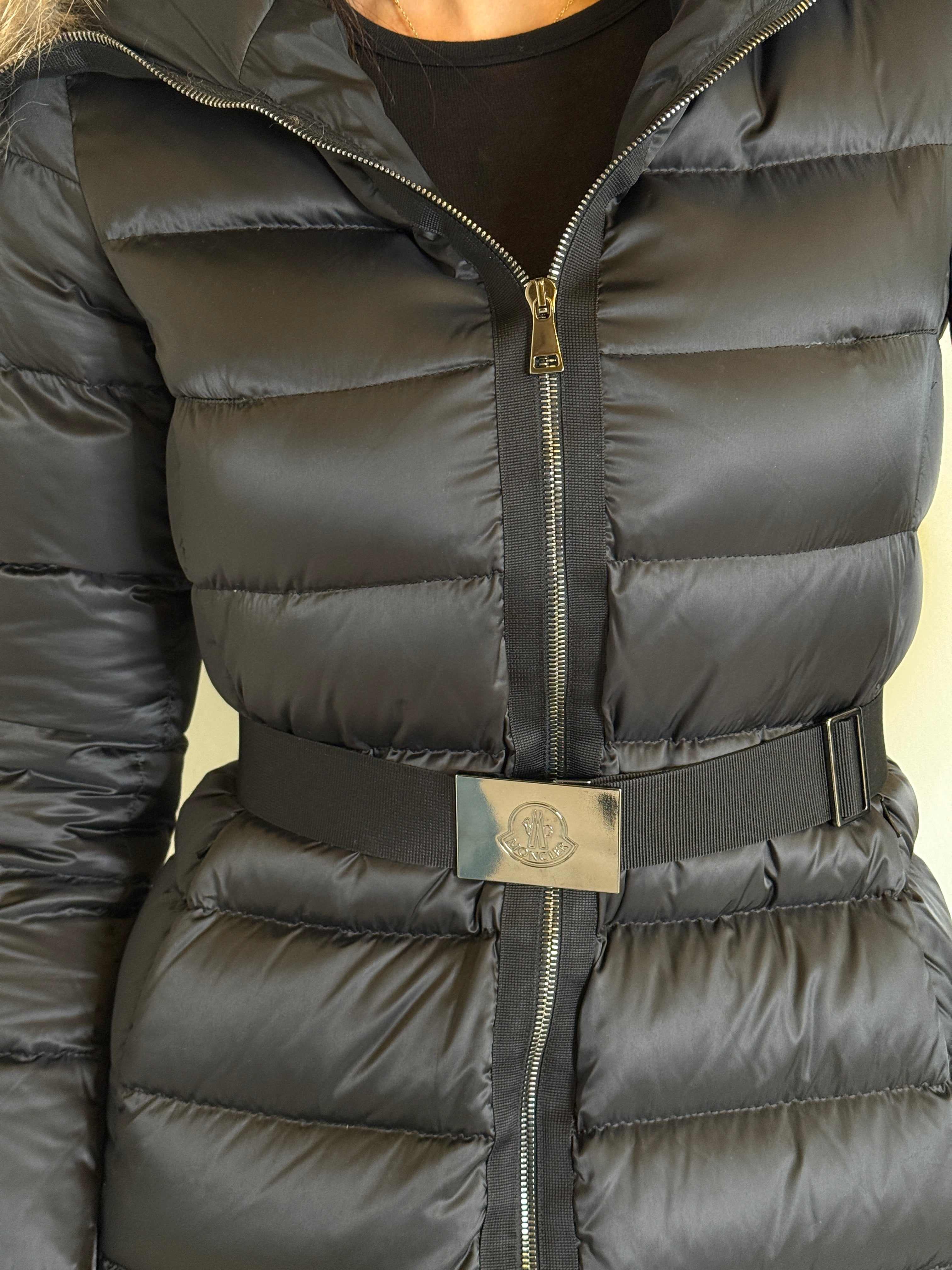 Moncler Tinuviel Guibbotto Jacket (TG1/UK10) Authentic and preloved in excellent condition. 100% authenticity guarantee. 