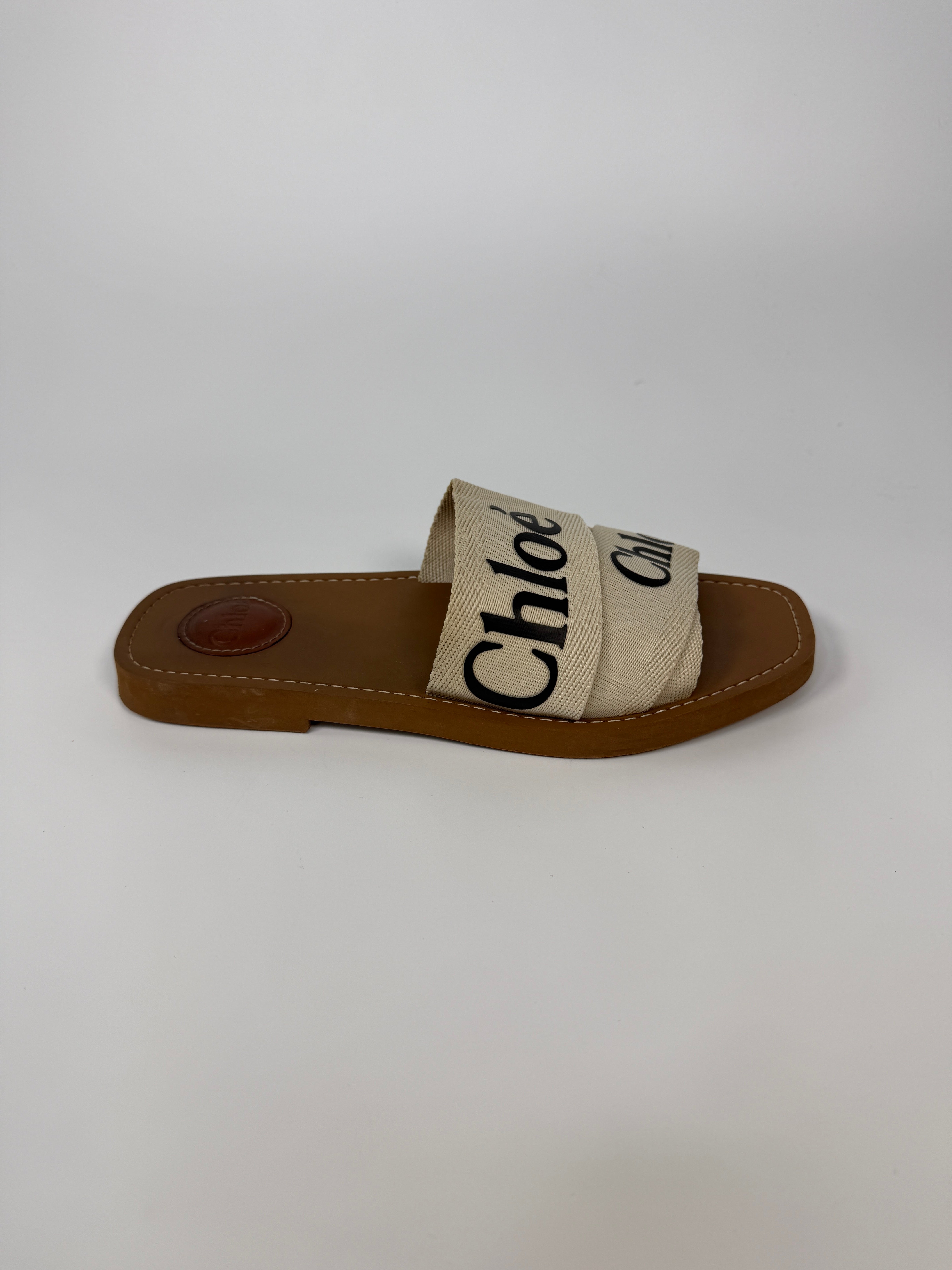 Chloe Woody Flat Mule In Excellent Condition.
Authentic Pre Loved Verified by Luxe Cheshire Trusted Designer resale 