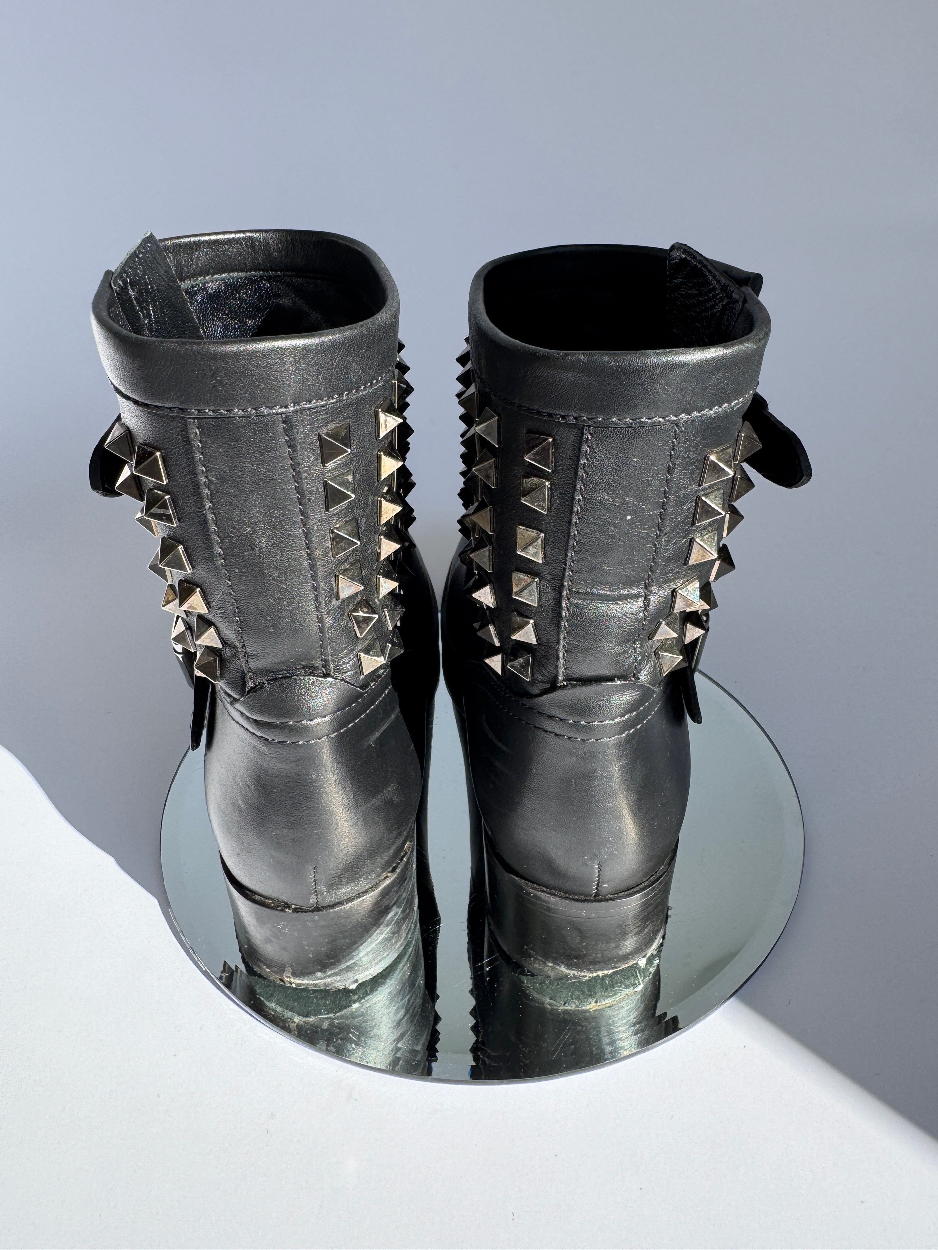 Valentino Rockstud Ankle Boots (Size40/UK7)