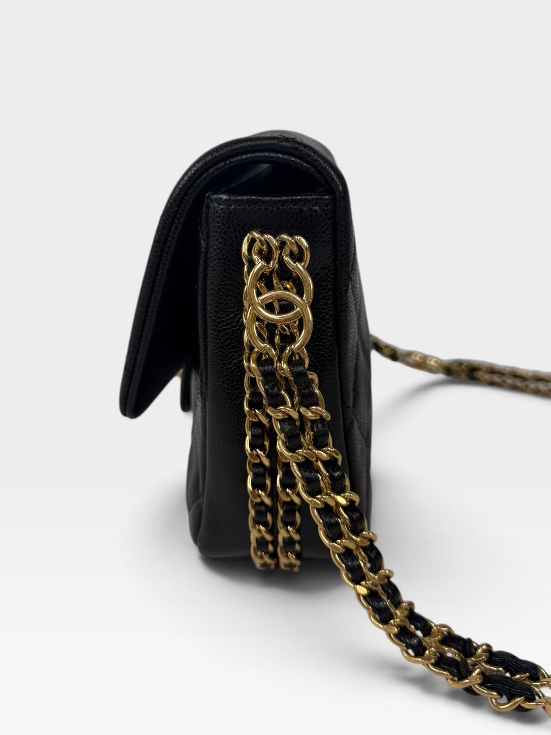 Chanel Seasonal Flap Bag In Black Lambskin Leather With Gold Hardware. 100% authentic and preloved in excellent condition