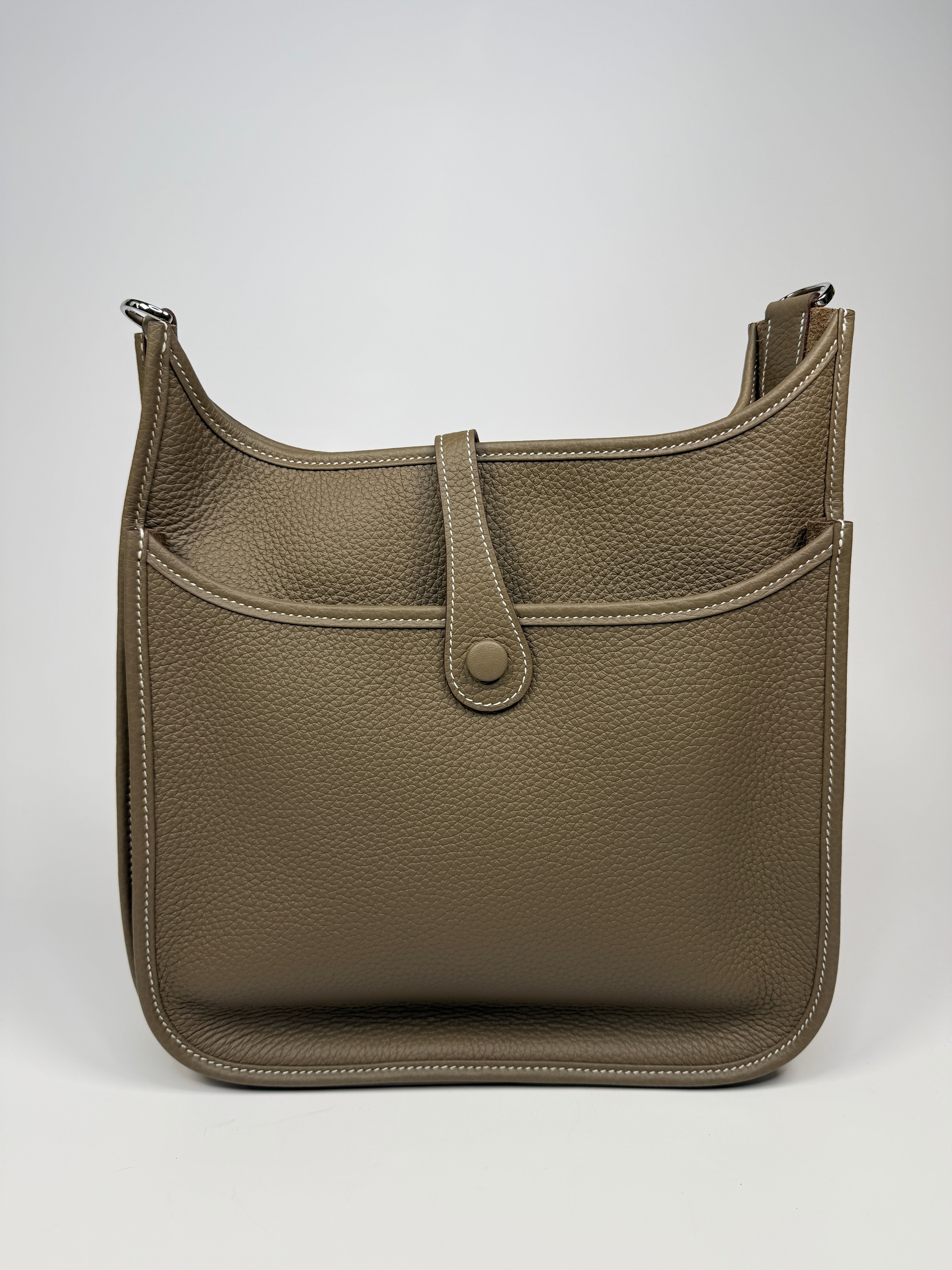 Hermès Evelyne 29 In Etoupe Clemence Leather With Palladium Hardware. New condition. Authentic and preloved 