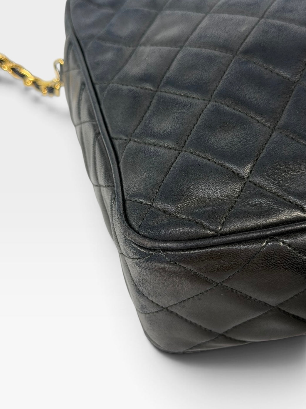 Chanel Vintage Quilted Camera Bag In Black Lambskin With 24kt Gold Hardware 100% authentic and preloved in excellent condition