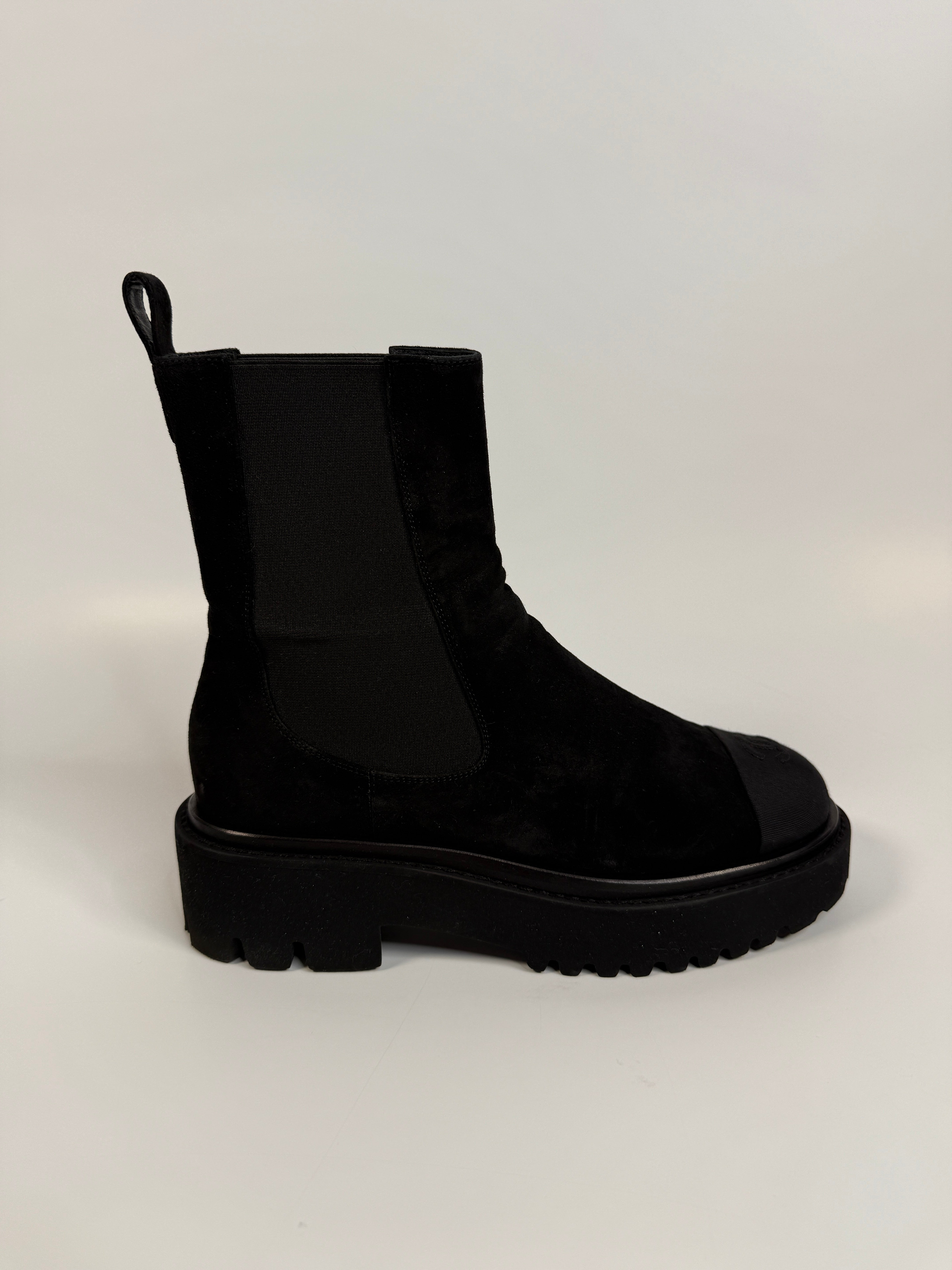 Chanel CC Boots (Size 38/UK5)