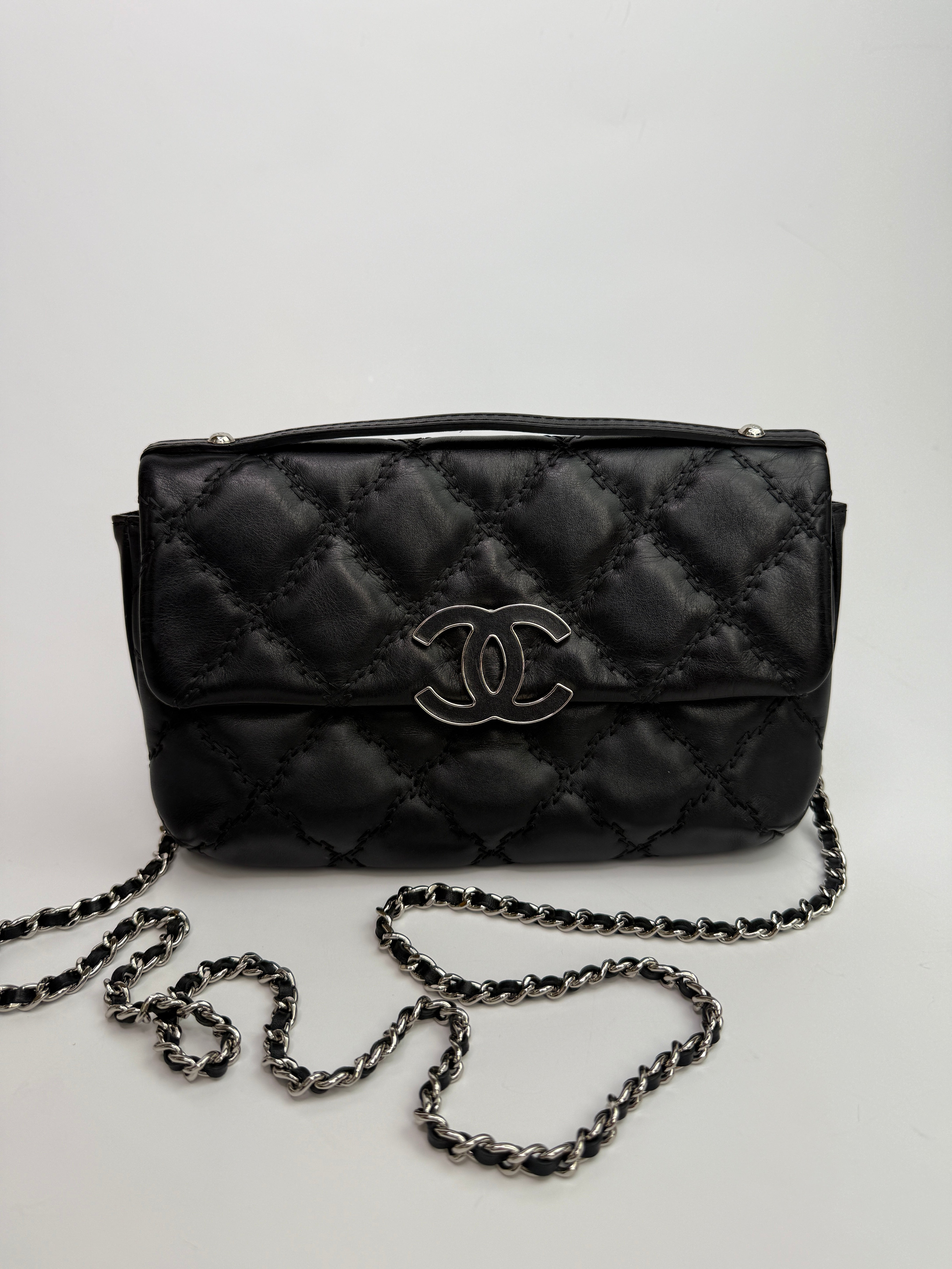 Chanel CC Ultimate Stitch Quilted Flap Bag
Pre Loved & Authentic 