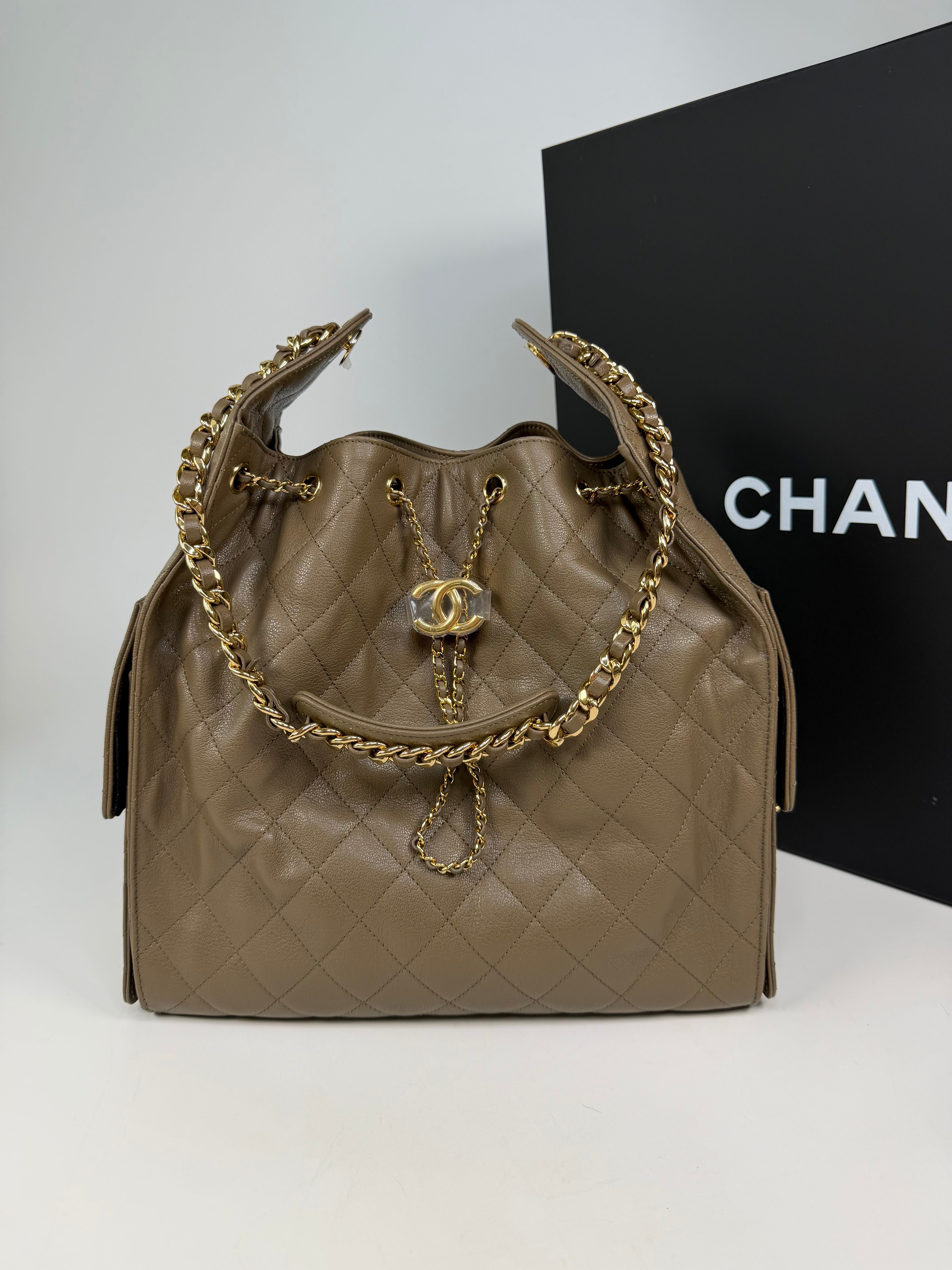Chanel 25 Medium In Khaki Grained Calfskin With Gold Hardware