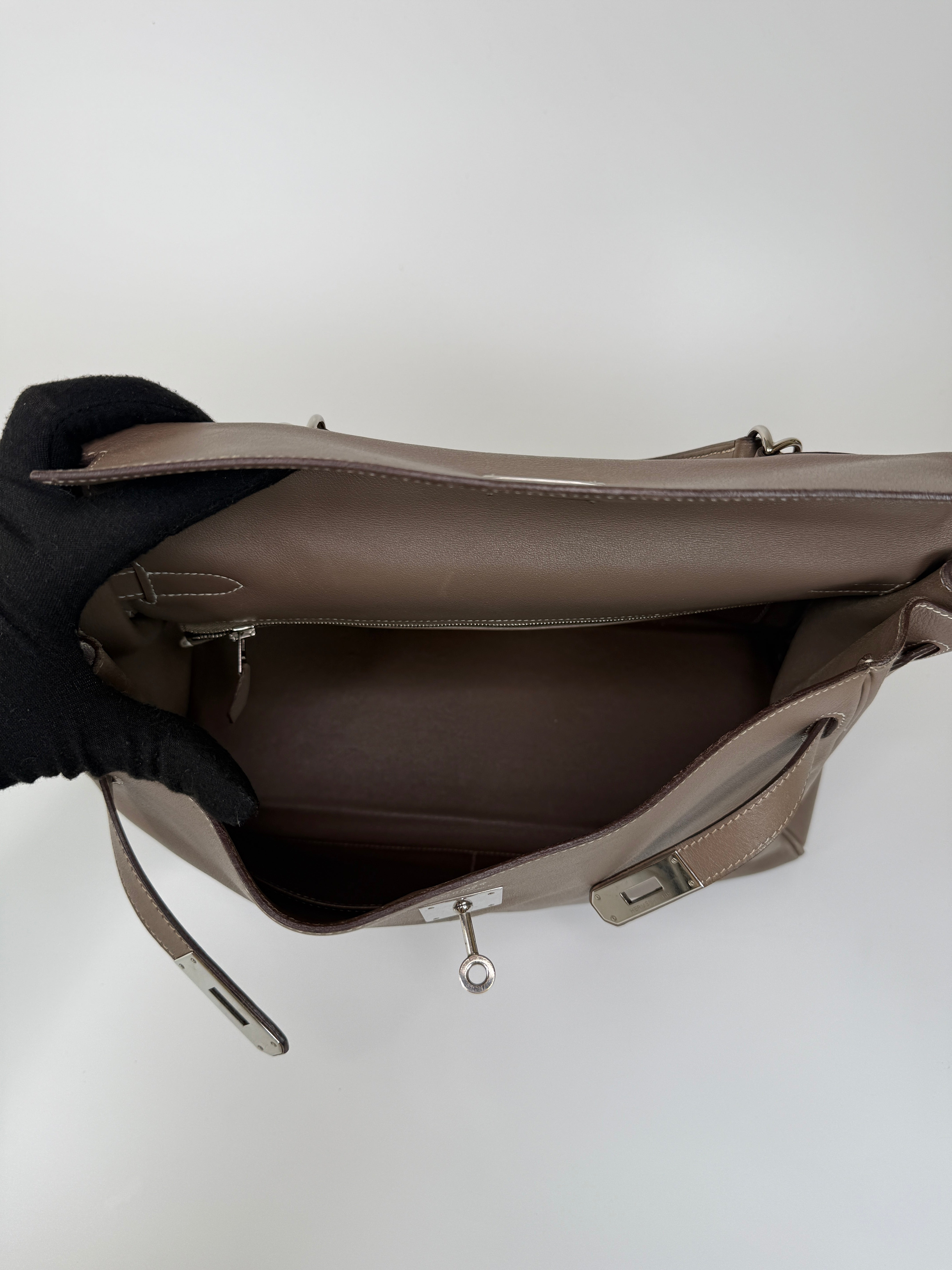 Hermès Kelly 32 In Etoupe Swift Leather With PHW