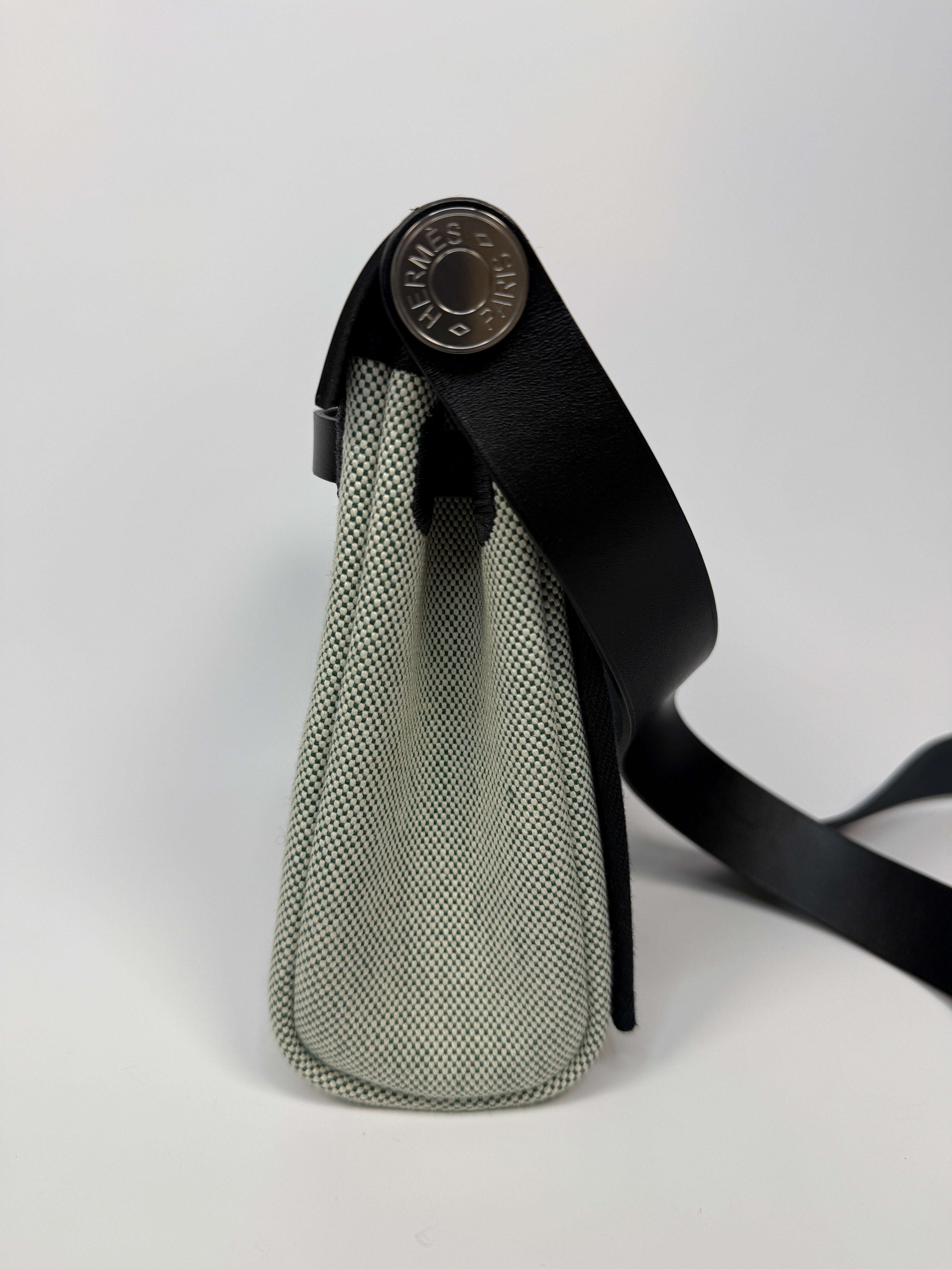 Authentic Pre Loved Hermès Herbag Zip 20 Ecru Vert Moyen & Noir New & Unused