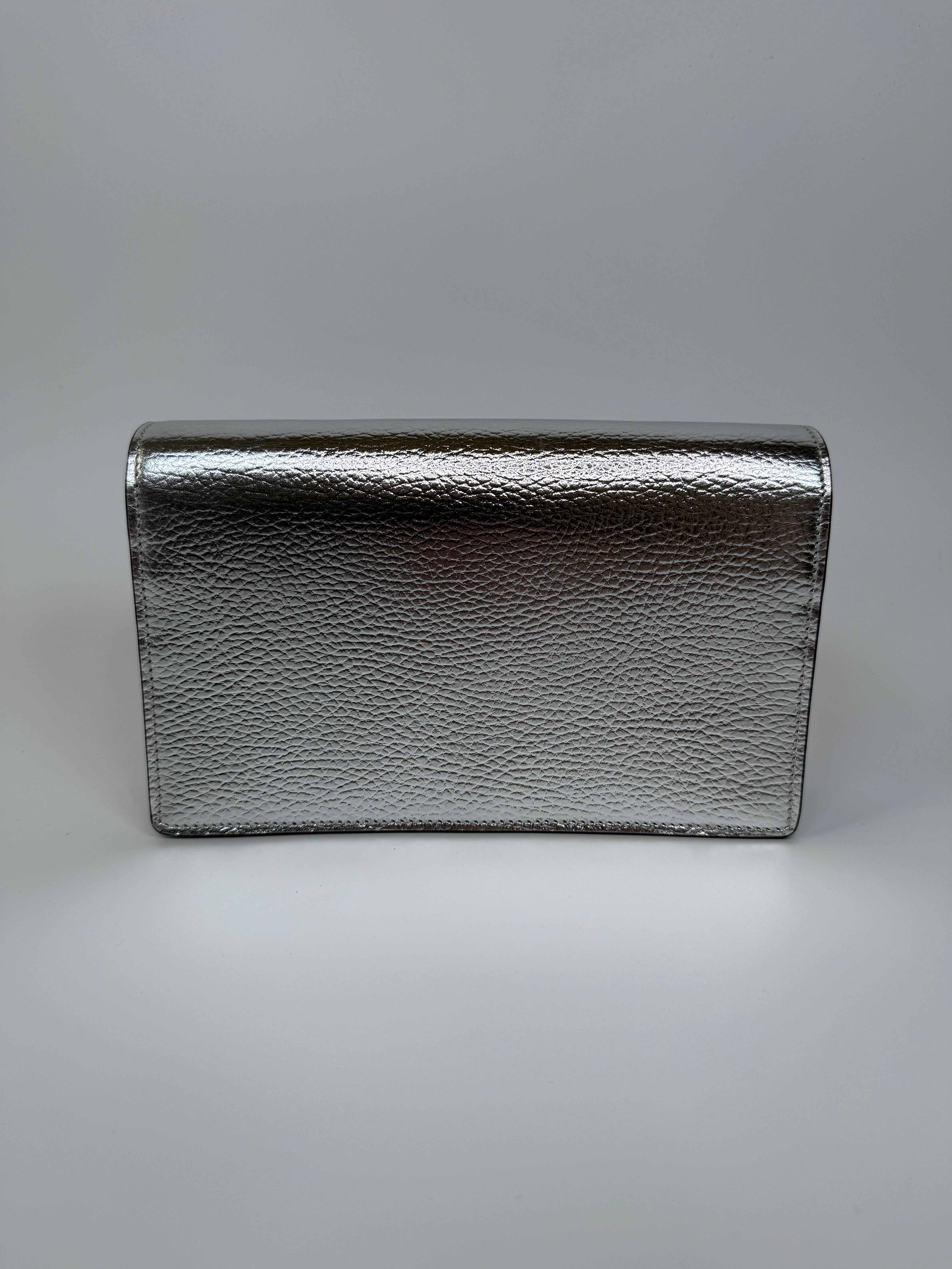 Authentic and preloved Gucci GG Marmont Leather Wallet On Chain In Metallic Silver Leather. Excellent Condition. 100% Authenticity guarantee. 