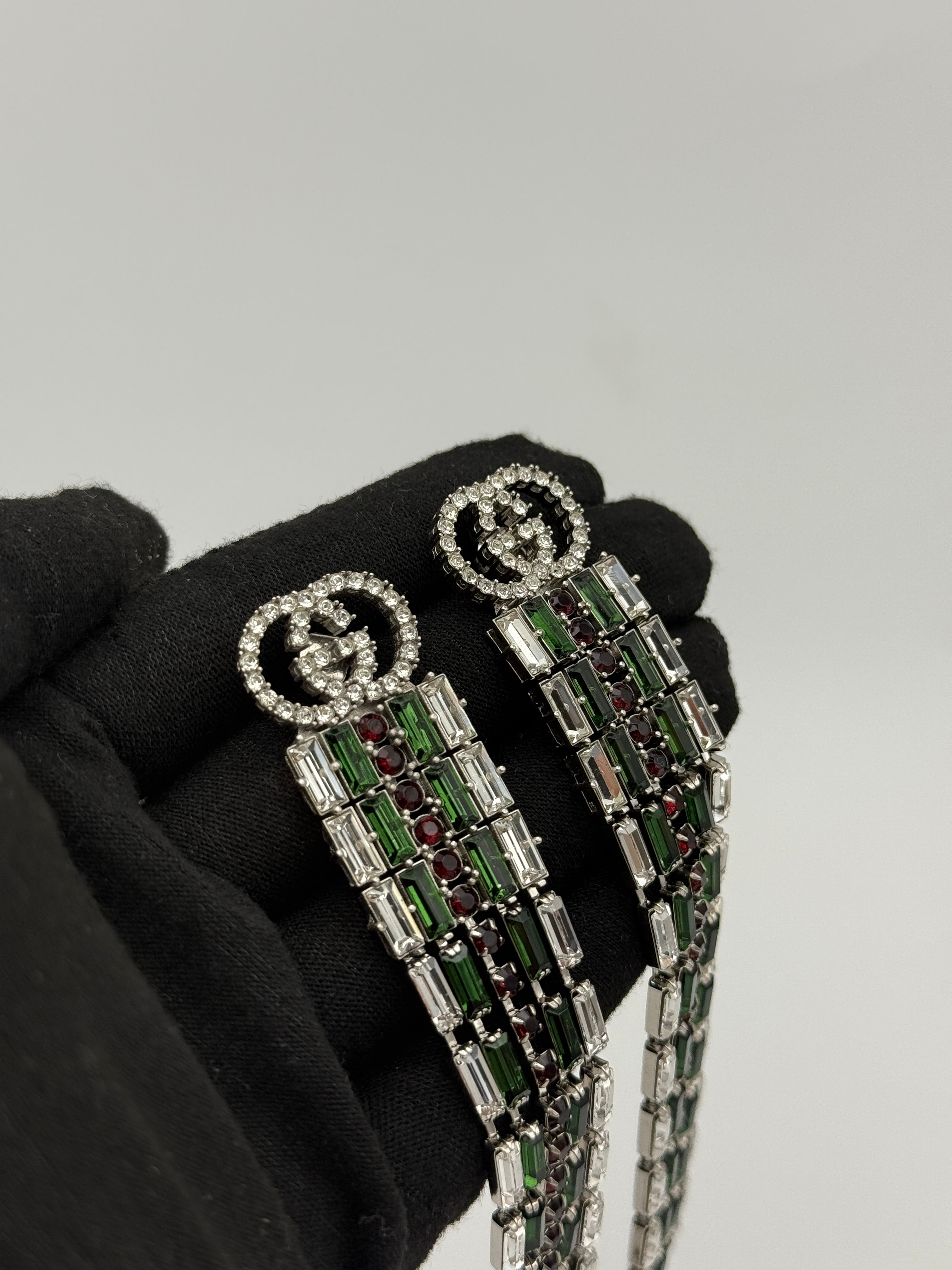 Authentic and preloved Gucci GG Earrings Rhinestone Earrings. Excellent Condition. 100% Authenticity guarantee