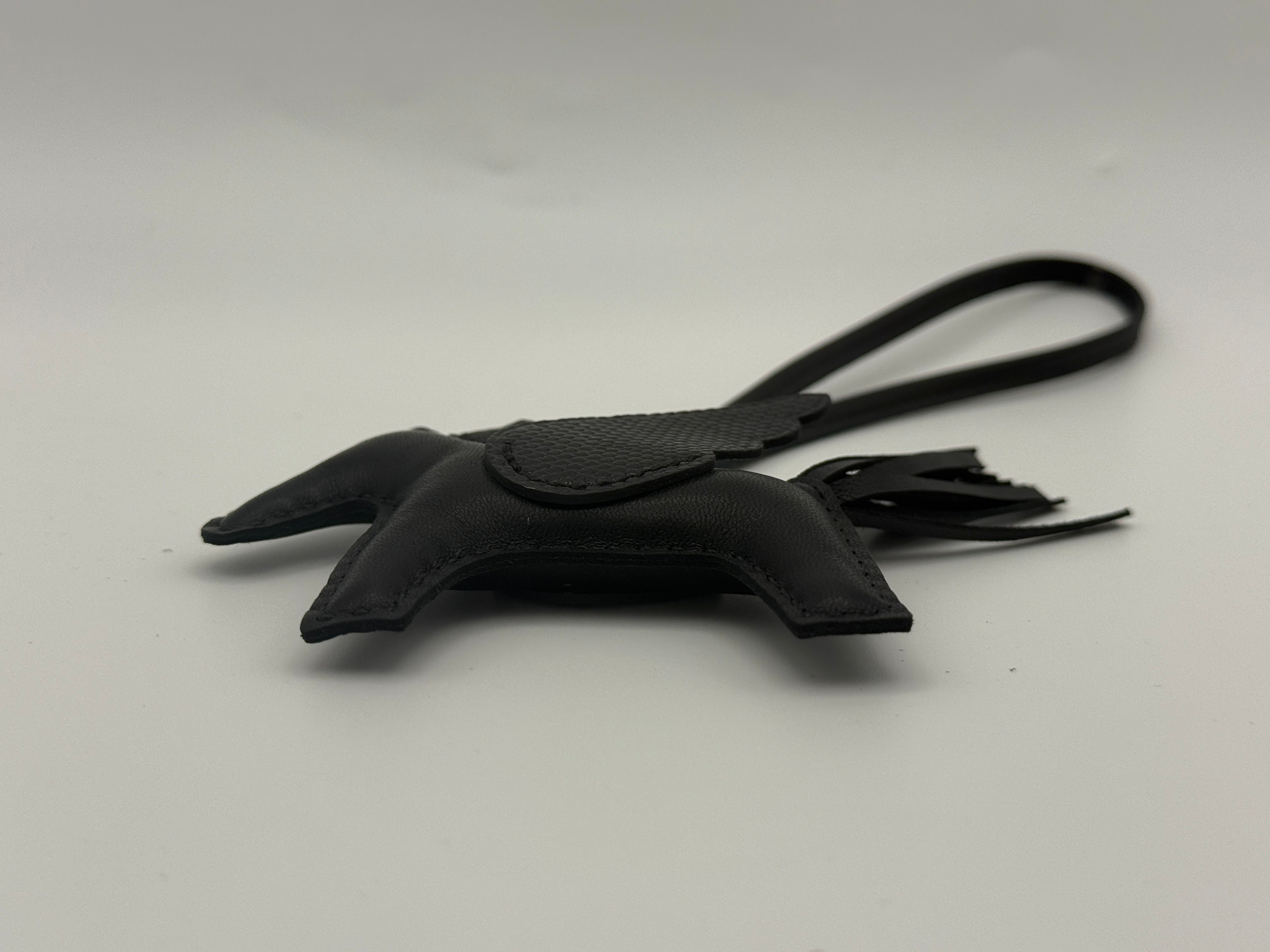 Hermès Pegasus PM Black Touch Lizard Excellent Condition. Authentic and preloved. 100% Authenticity Guarantee 