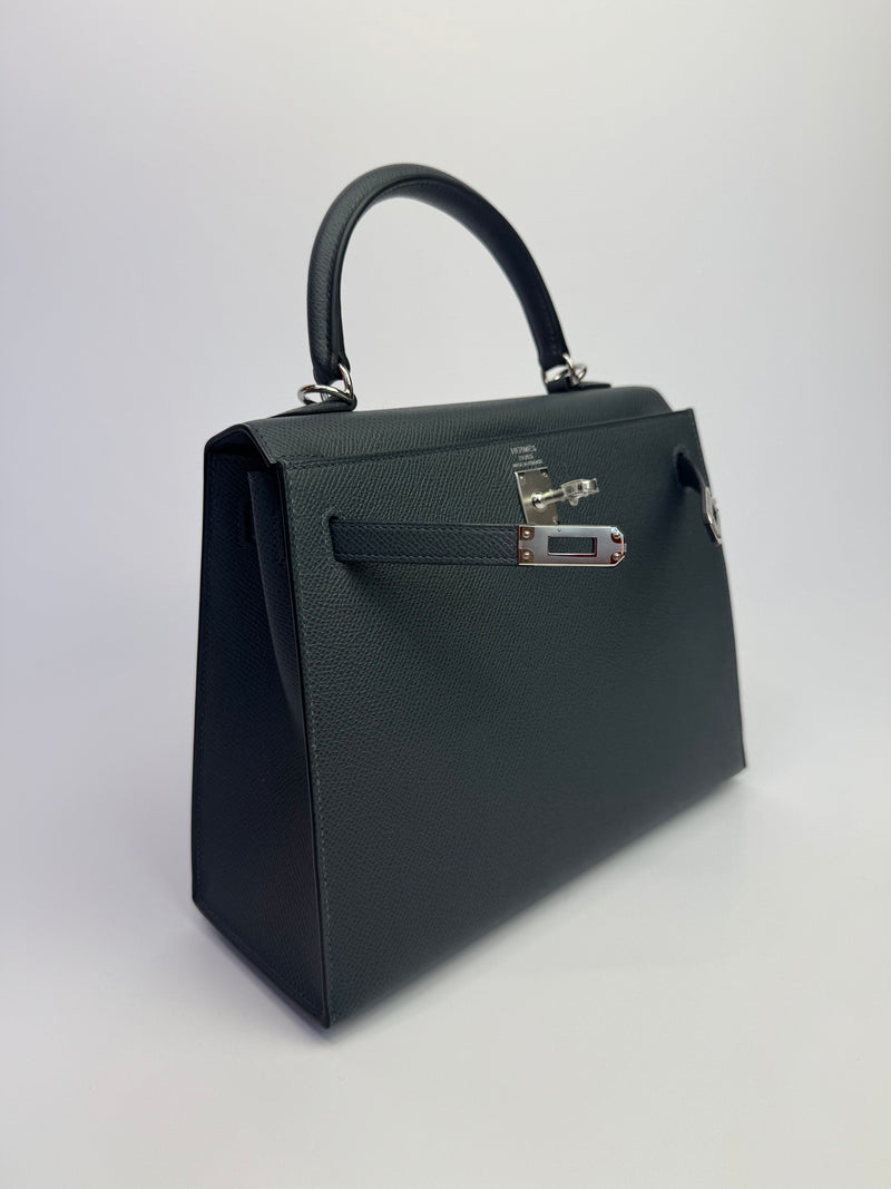 Hermès Kelly Sellier 25 In Gris Misty Epsom Leather With PHW
