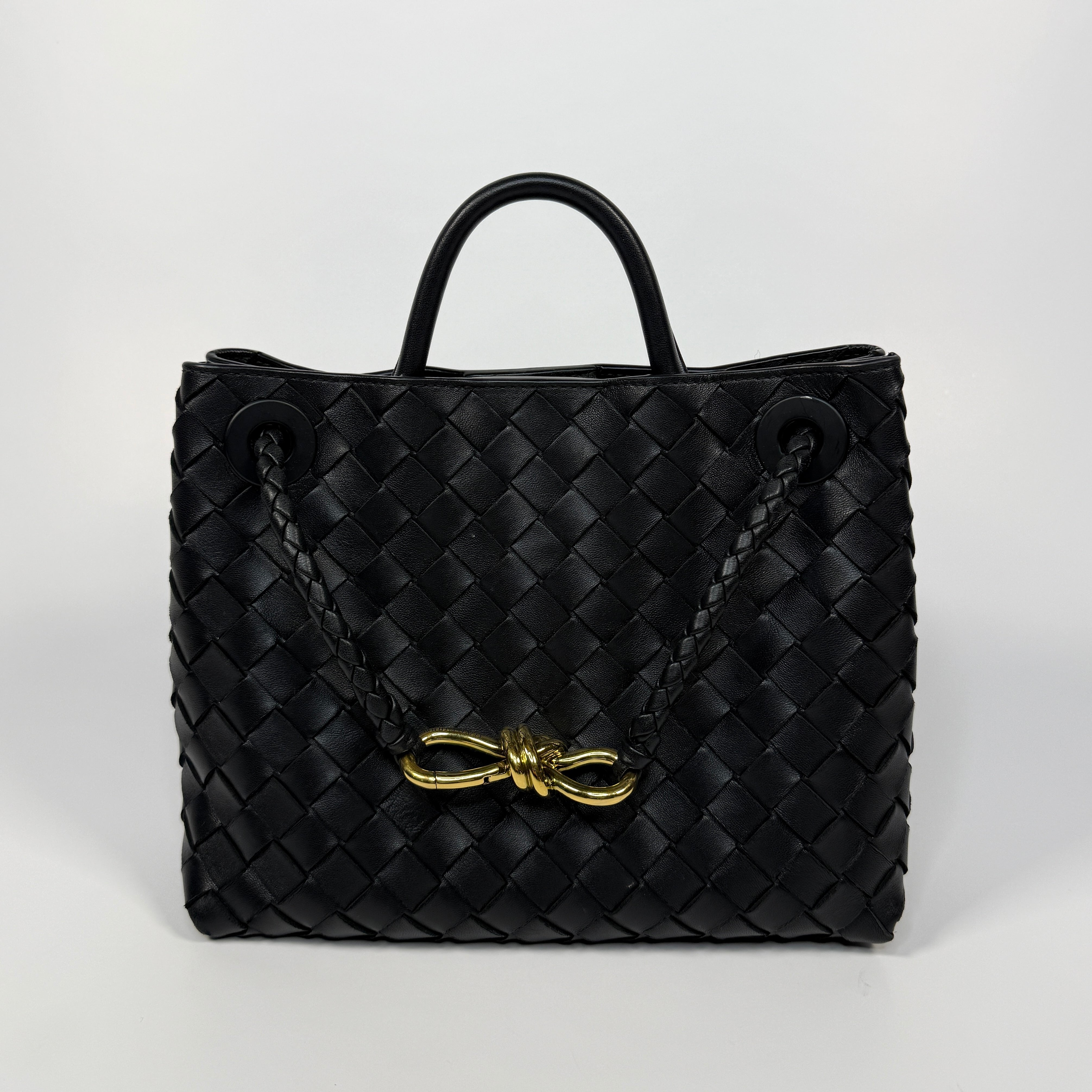 Bottega Veneta Small Andiamo Tote Bag In Black leather With Gold Hardware. Excellent condition. Authentic and preloved. 