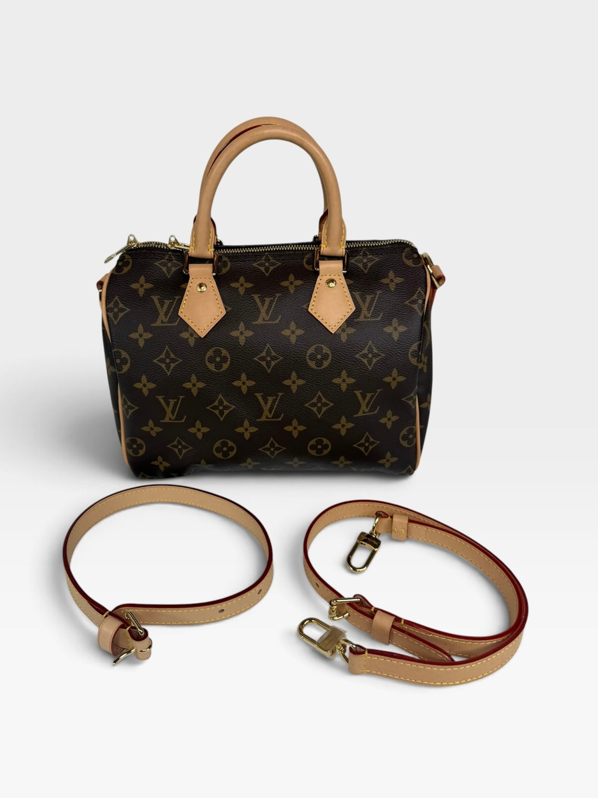 Louis Vuitton Speedy Bandoulière 25 In Monogram Canvas With Gold Hardware. Authentic and preloved in excellent condition. 100% guarantee