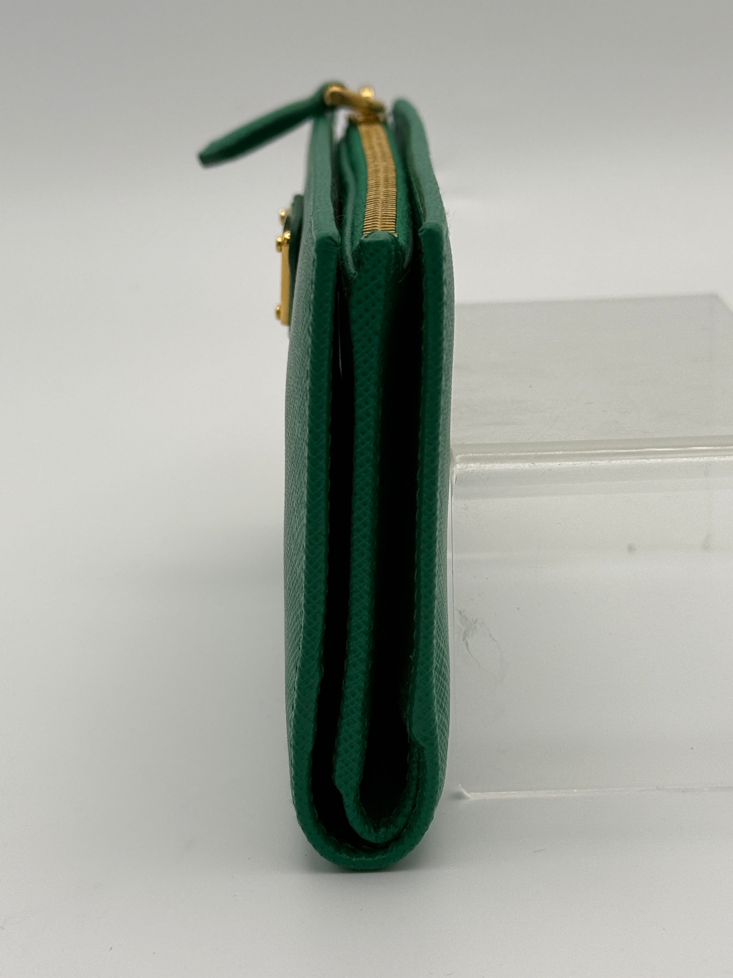 Prada Large Wallet In Green Saffiano Leather