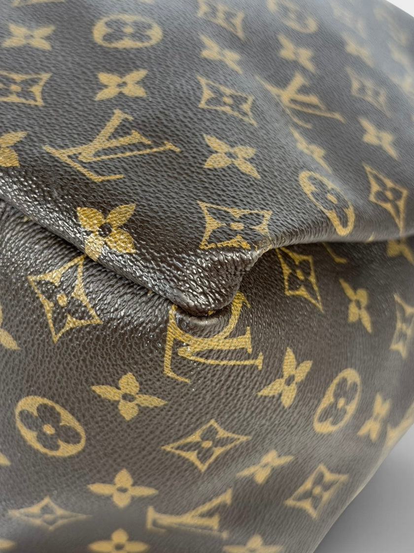 Louis Vuitton Monogram Artsy MM Shoulder Bag 100% authentic and preloved in excellent condition 