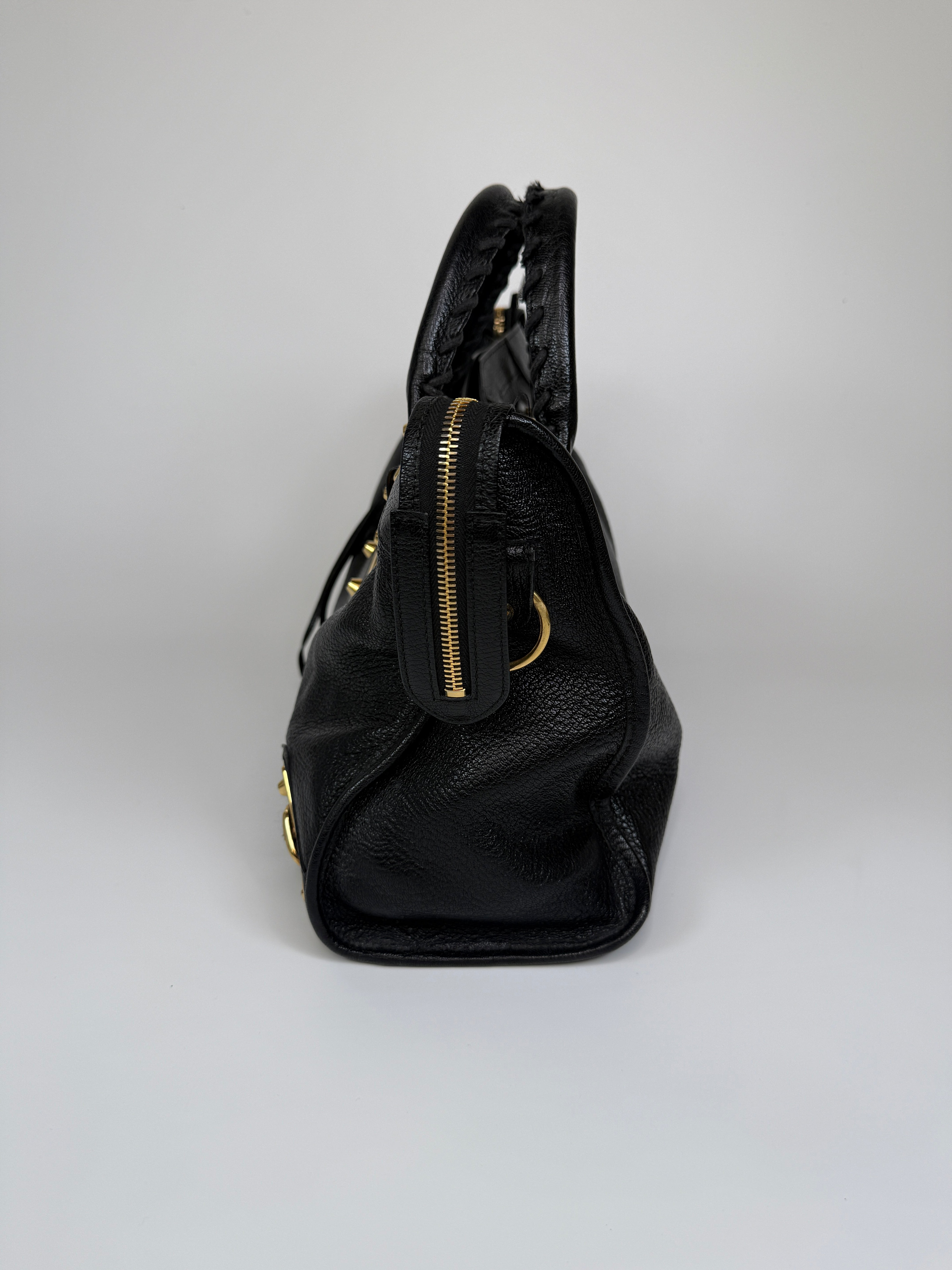 Balenciaga Black Leather City Bag In Black Leather With Gold Hardware In Excellent condition. 100% Authenticity guarantee