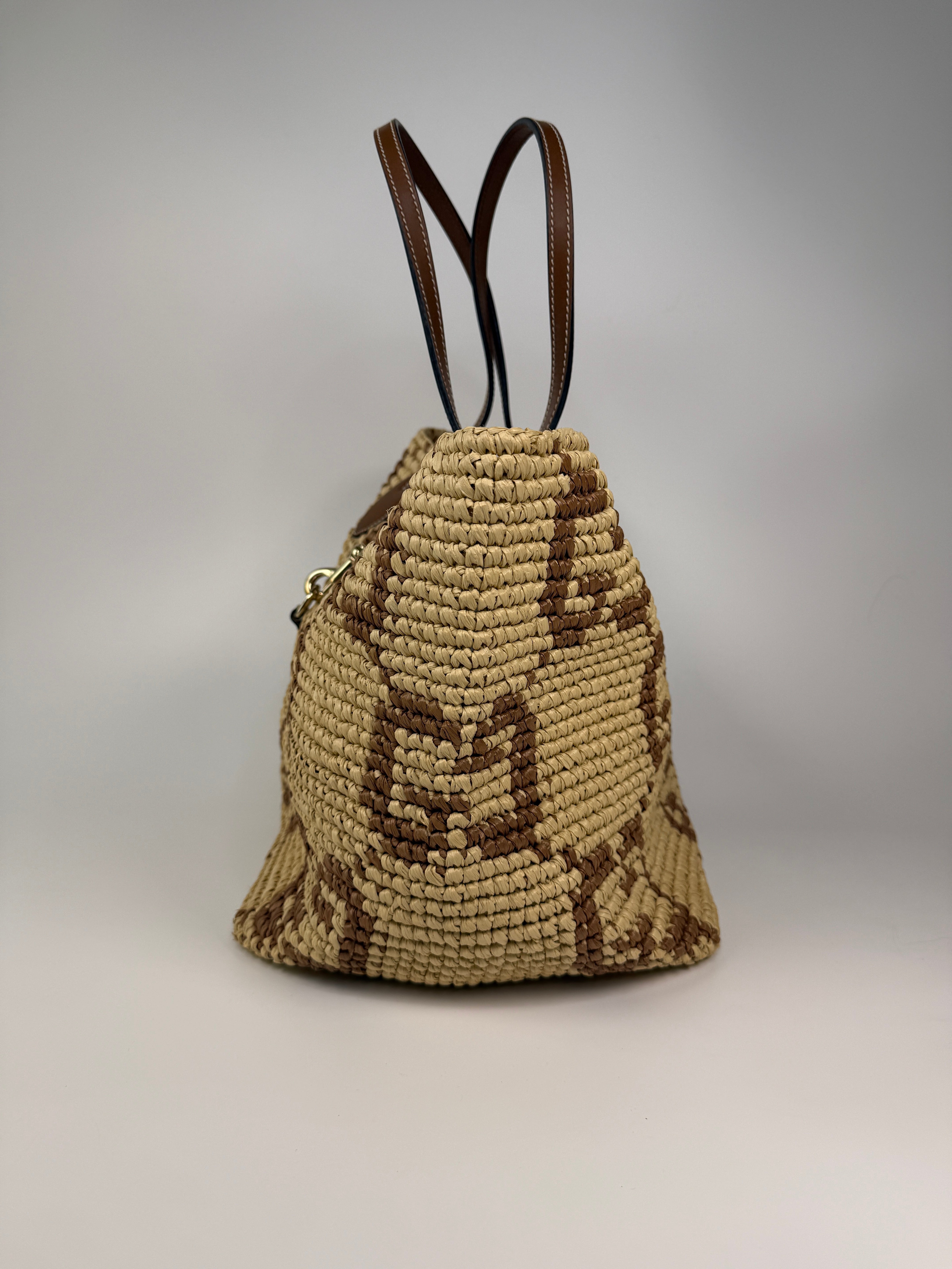 Gucci GG Medium Tote in natural and brown fabric and leather