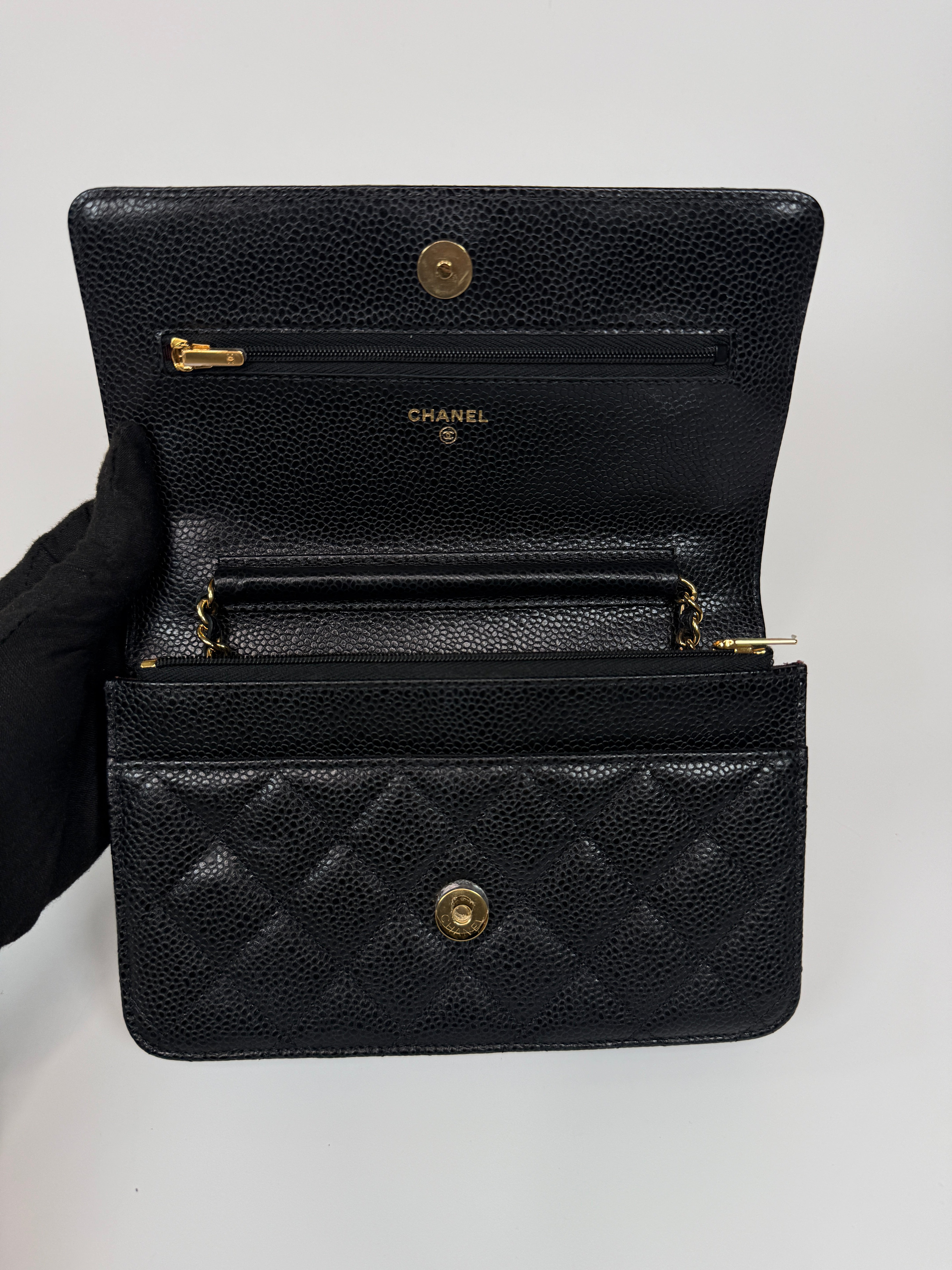 Chanel Wallet On Chain In Black Caviar Leather With Gold Hardware In Excellent Condition.
Authentic Pre Loved Verified by Luxe Cheshire Trusted Designer resale 