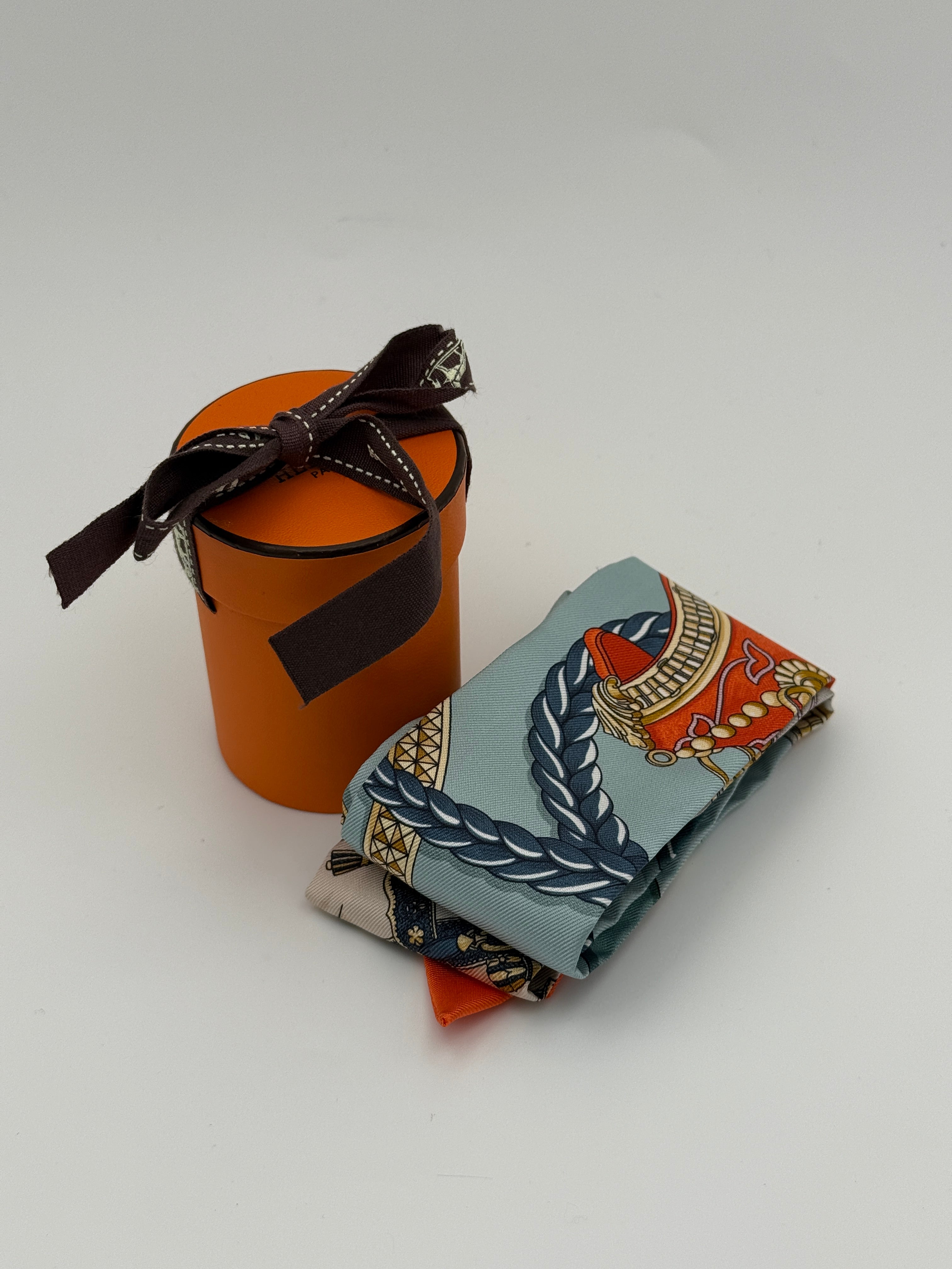 Hermès H Perle Scarf Ring New and unused condition. Authentic and Preloved.
