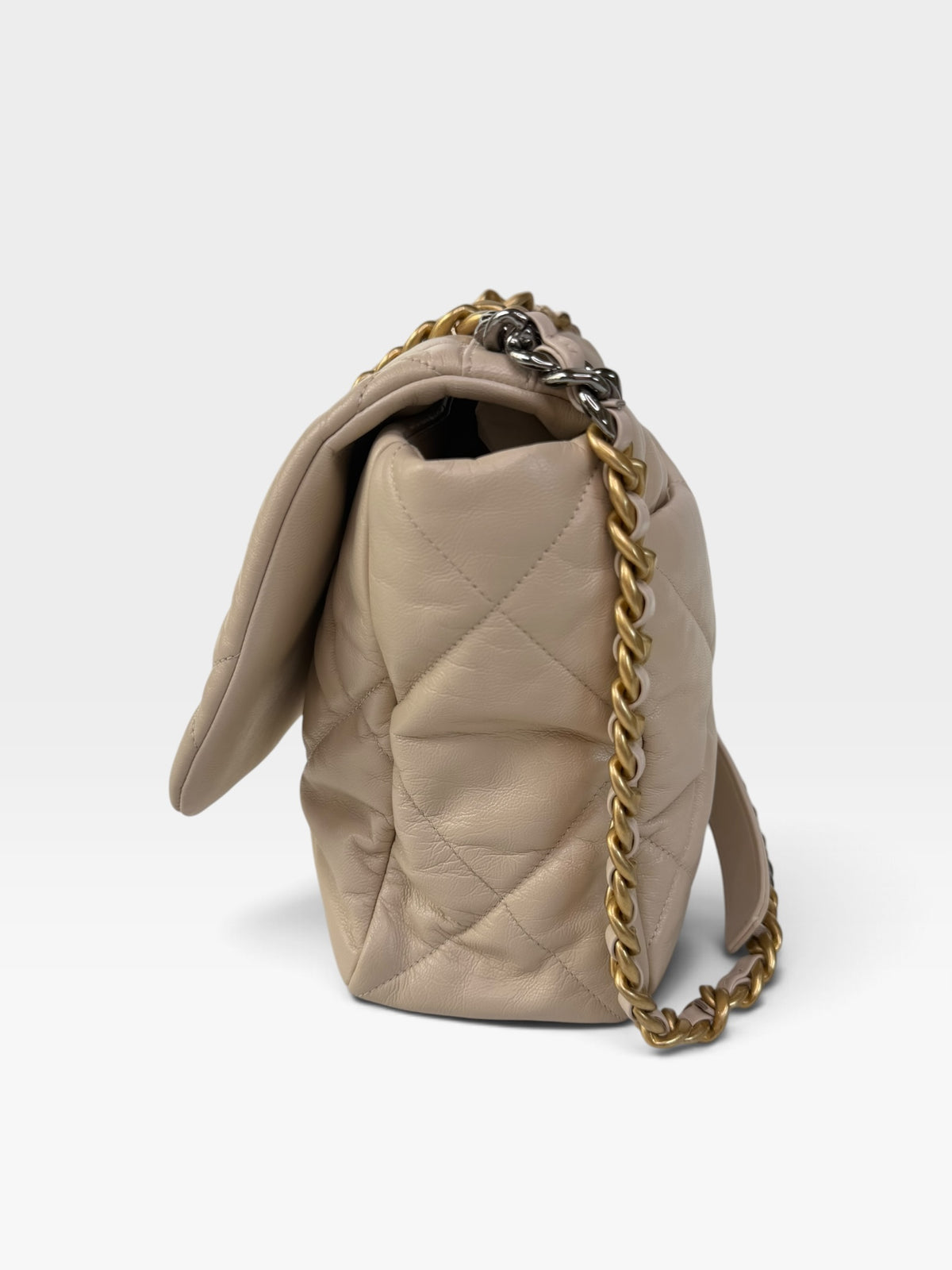 Chanel 19 Maxi In Cream Lambskin Leather With Mixed Hardware. 100% authentic and preloved in excellent condition