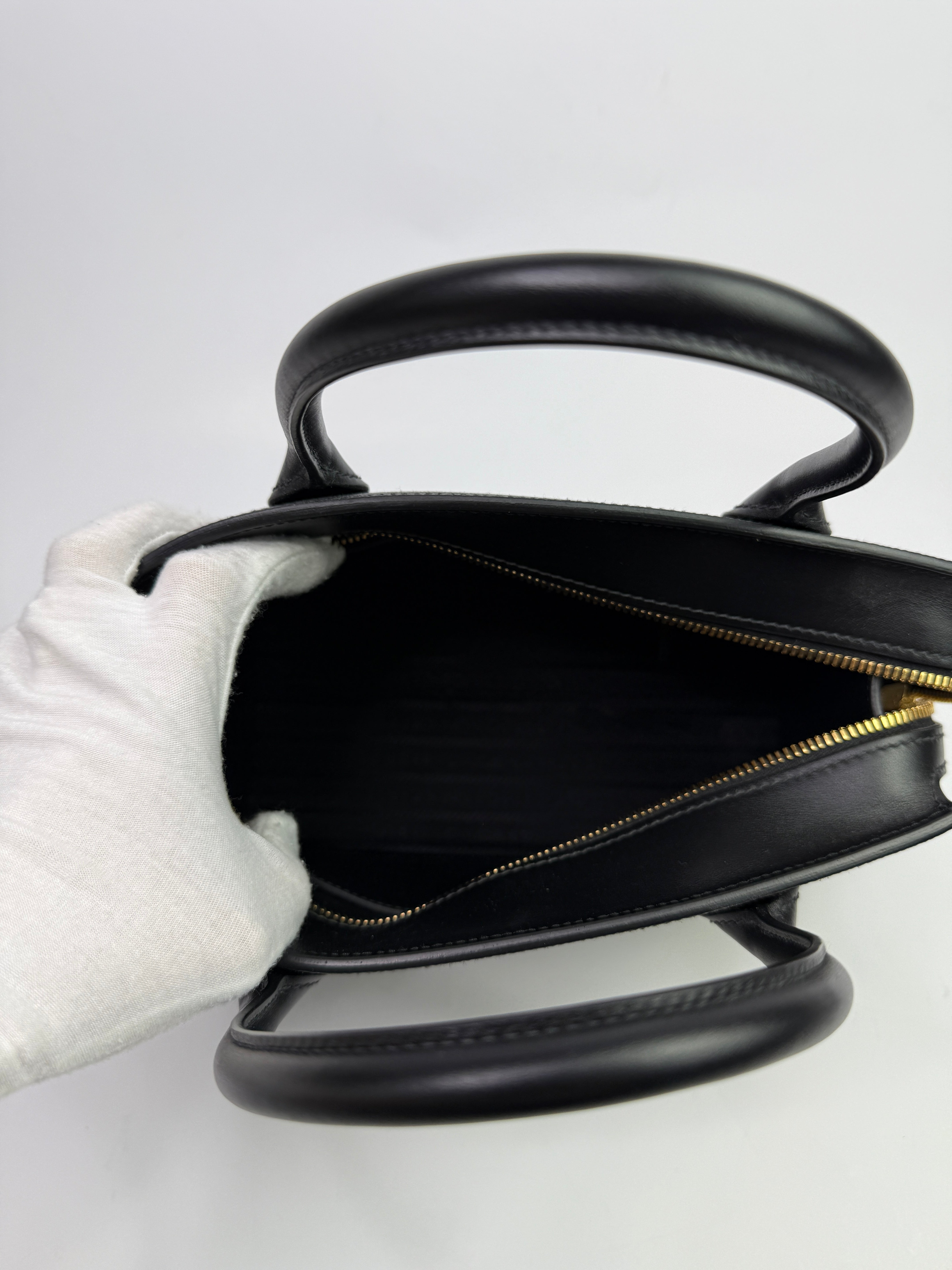 Prada Tote In Black Saffiano Leather