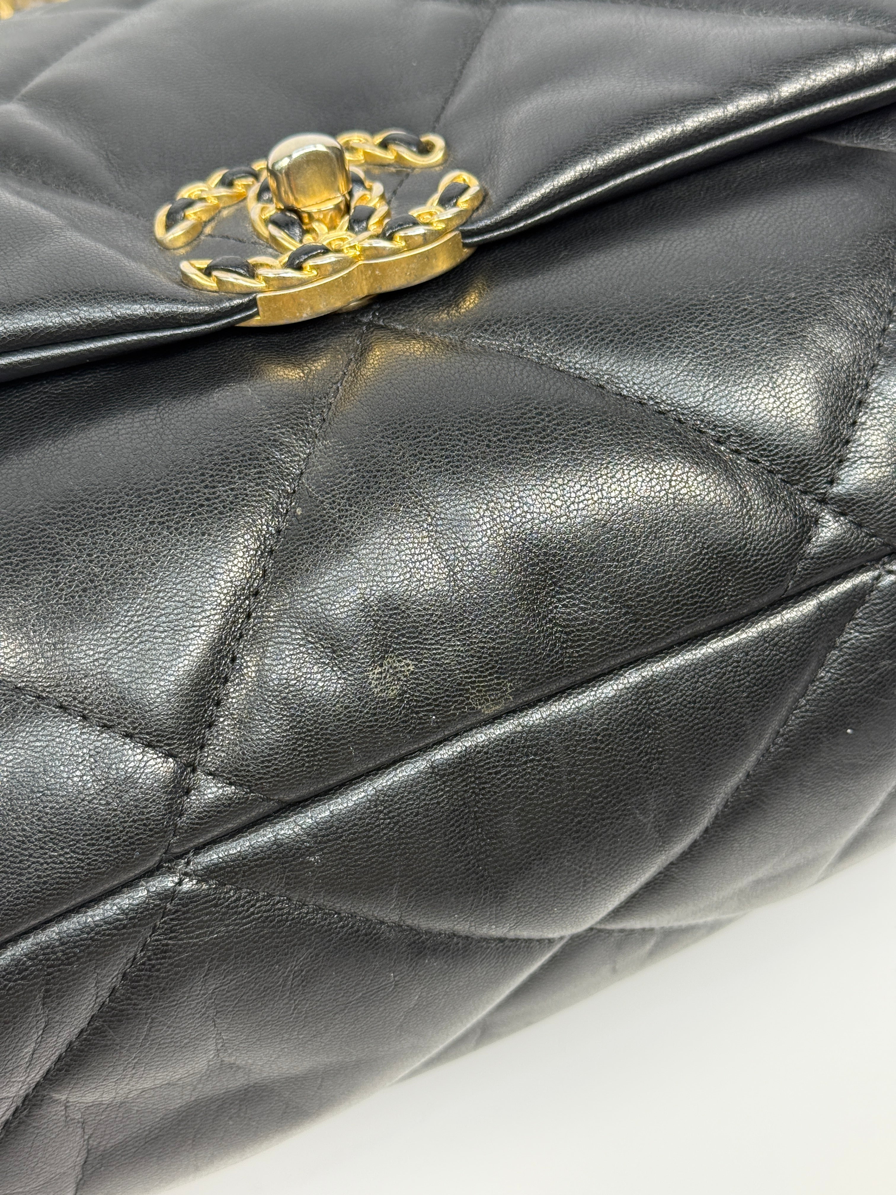 Chanel 19 Maxi Flap Bag
Pre Loved & Authentic 