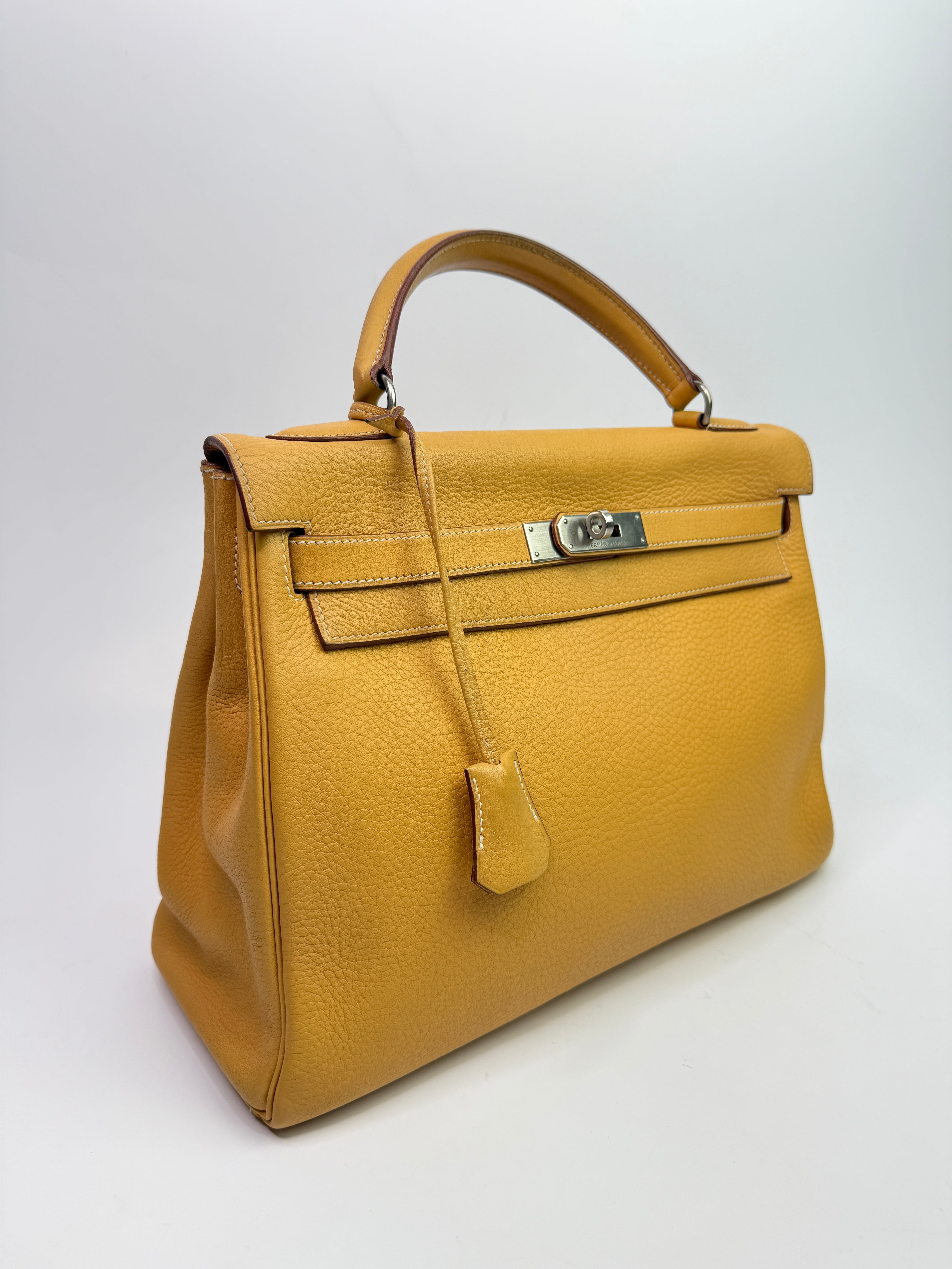 Hermès Kelly 32 Natural Sable Veau Taurillion Clemence Leather PHW